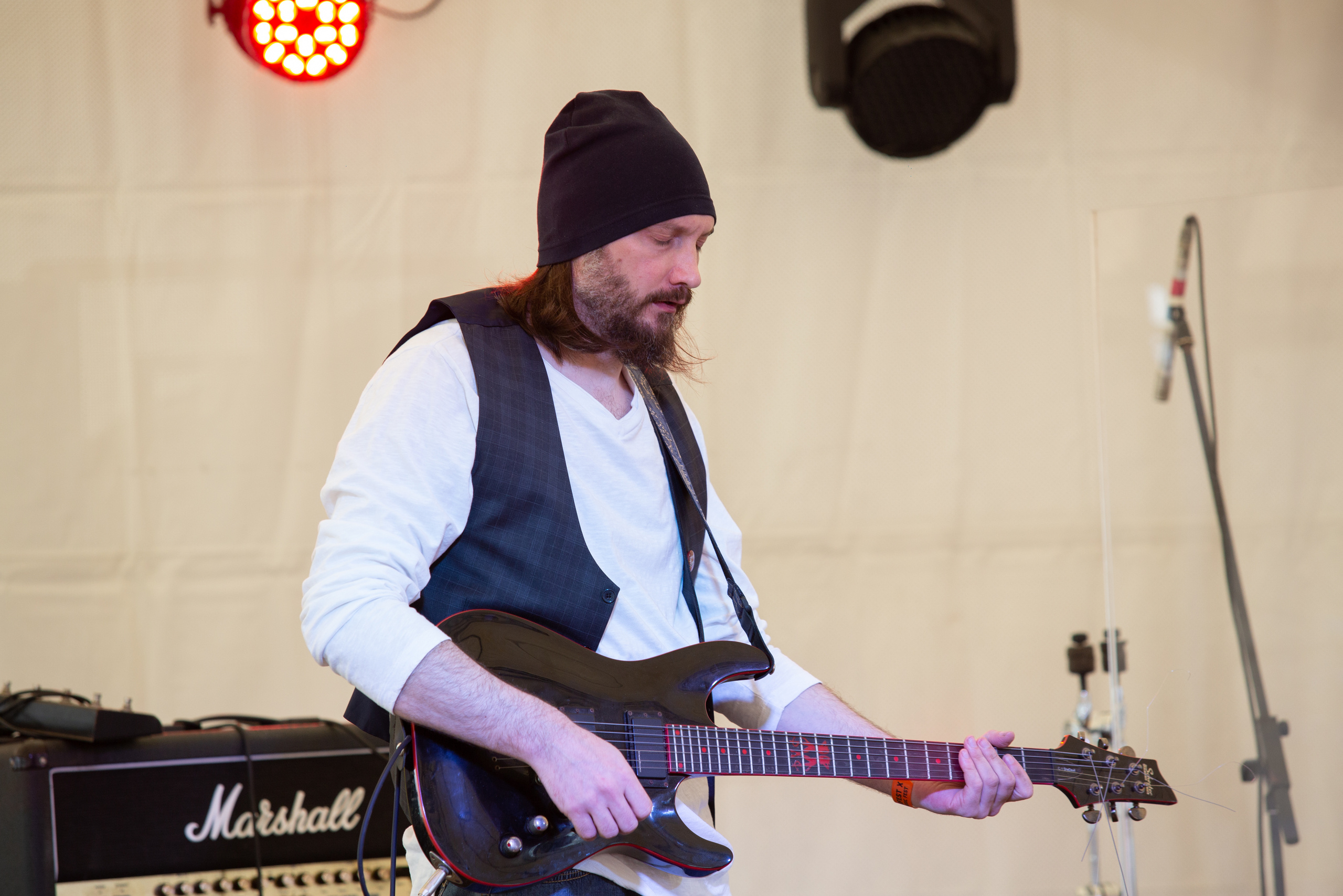 Строки на стенах