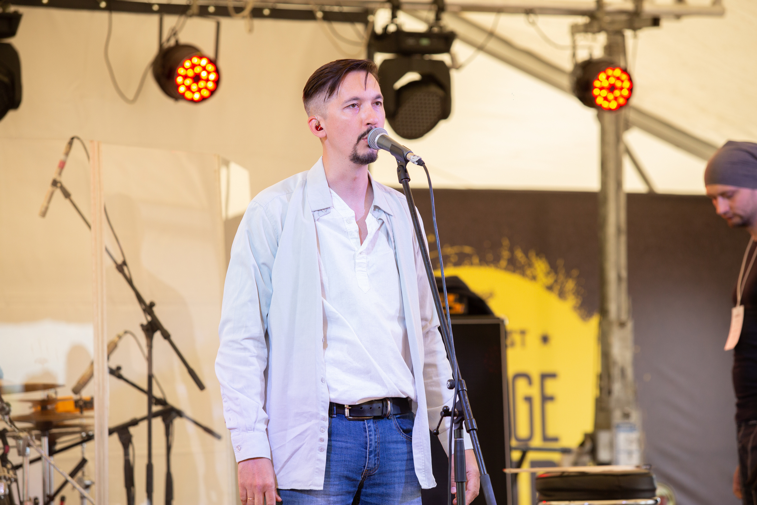 Строки на стенах