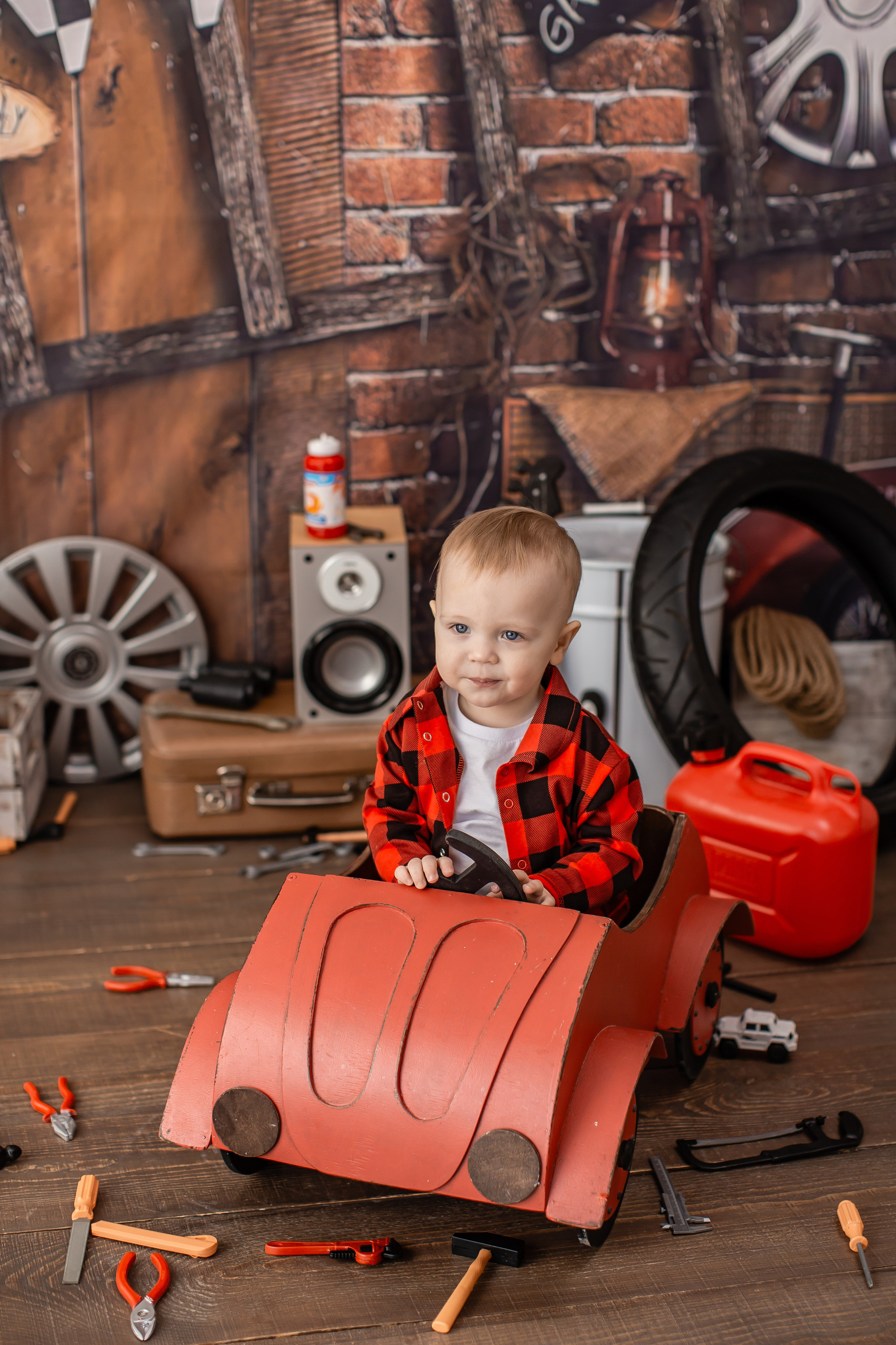 Фотодень " ГАРАЖ «(для 1-4 года) 20.09.26 г запись идёт. Детский семейный фотограф на первый годик город Новосибирск Дымова Светлана пакеты всё включено 1-3 года