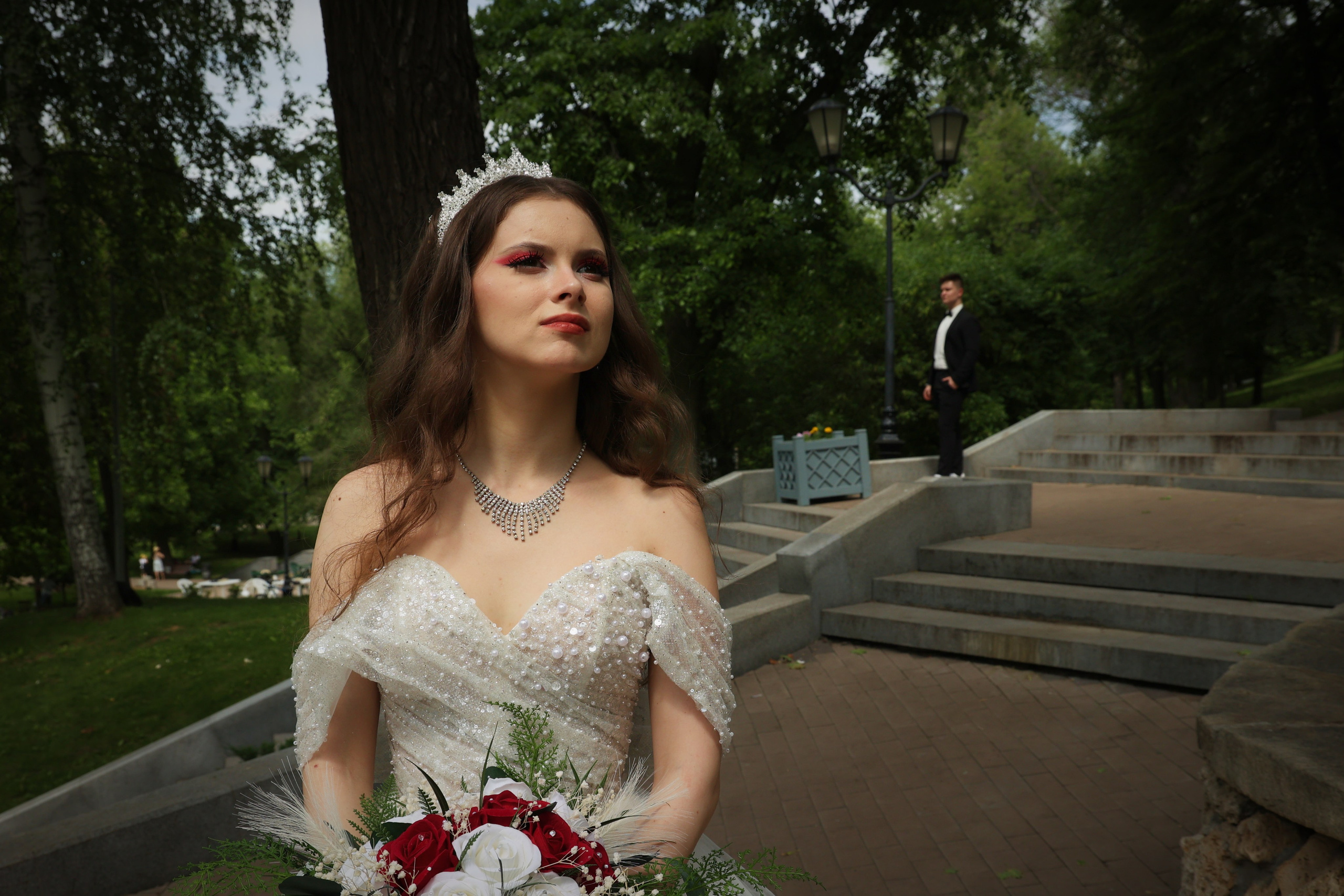 Свадебные фотографии в Струковском парке Самары. Свадебный видеограф и свадебный фотограф в Самаре Олег Слеб