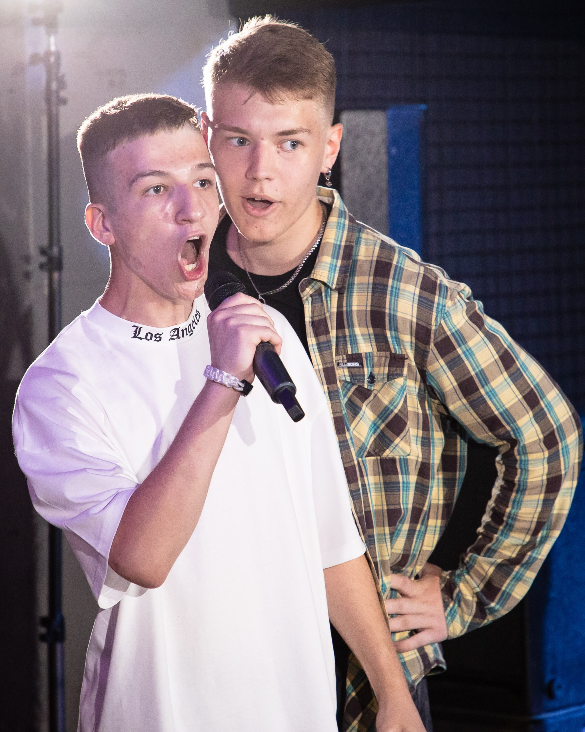 Фотограф на выпускной в 9-м классе. Спортивный фотограф Екатеринбург Онлайн трансляции