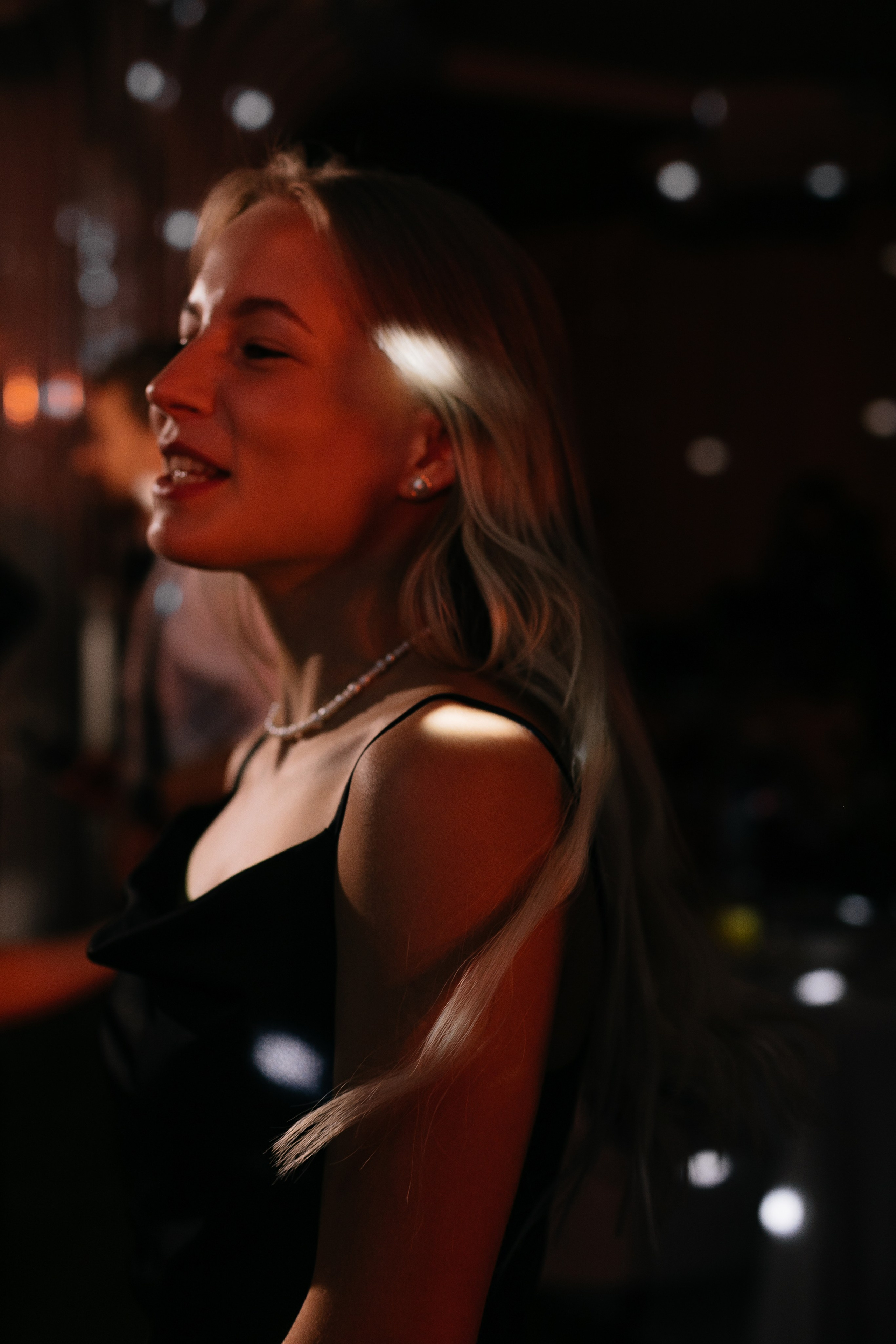 Rain falls down. Главная