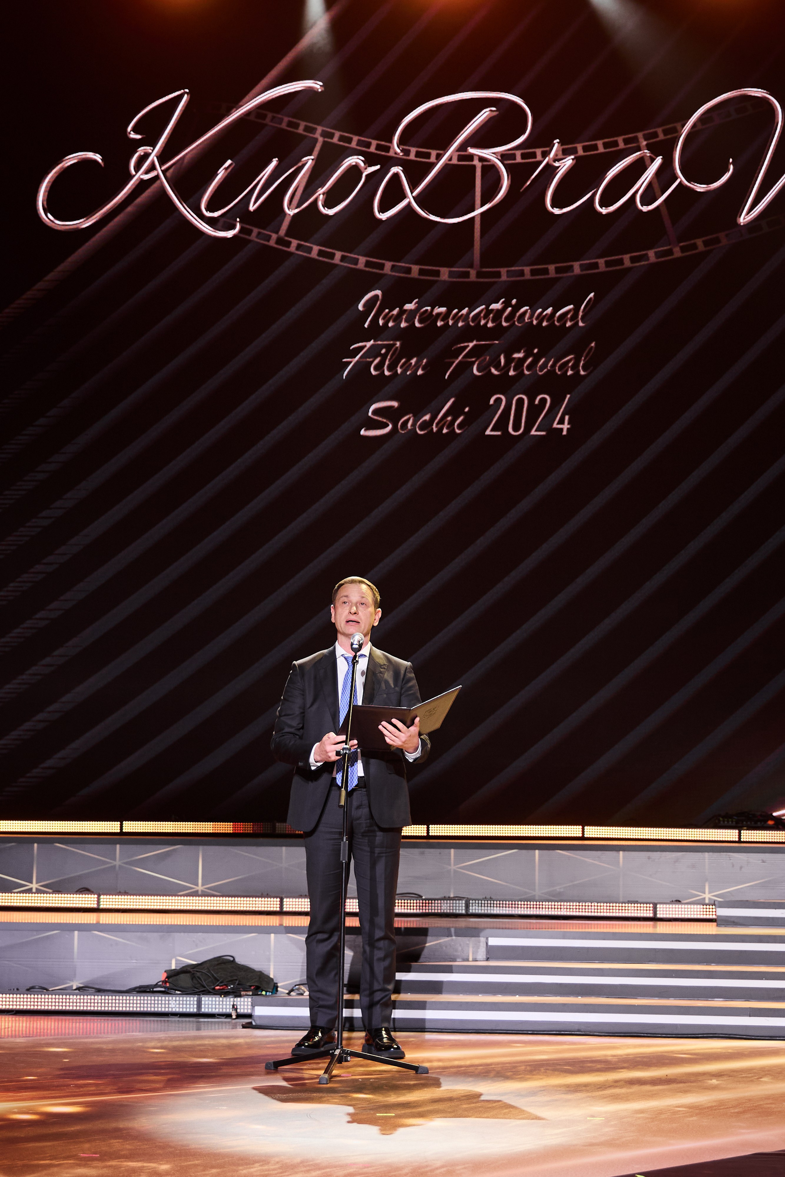 Фотосъемка репортажа кинофестиваля. Профессиональный фотограф в Сочи Виктория Джой. Обучение