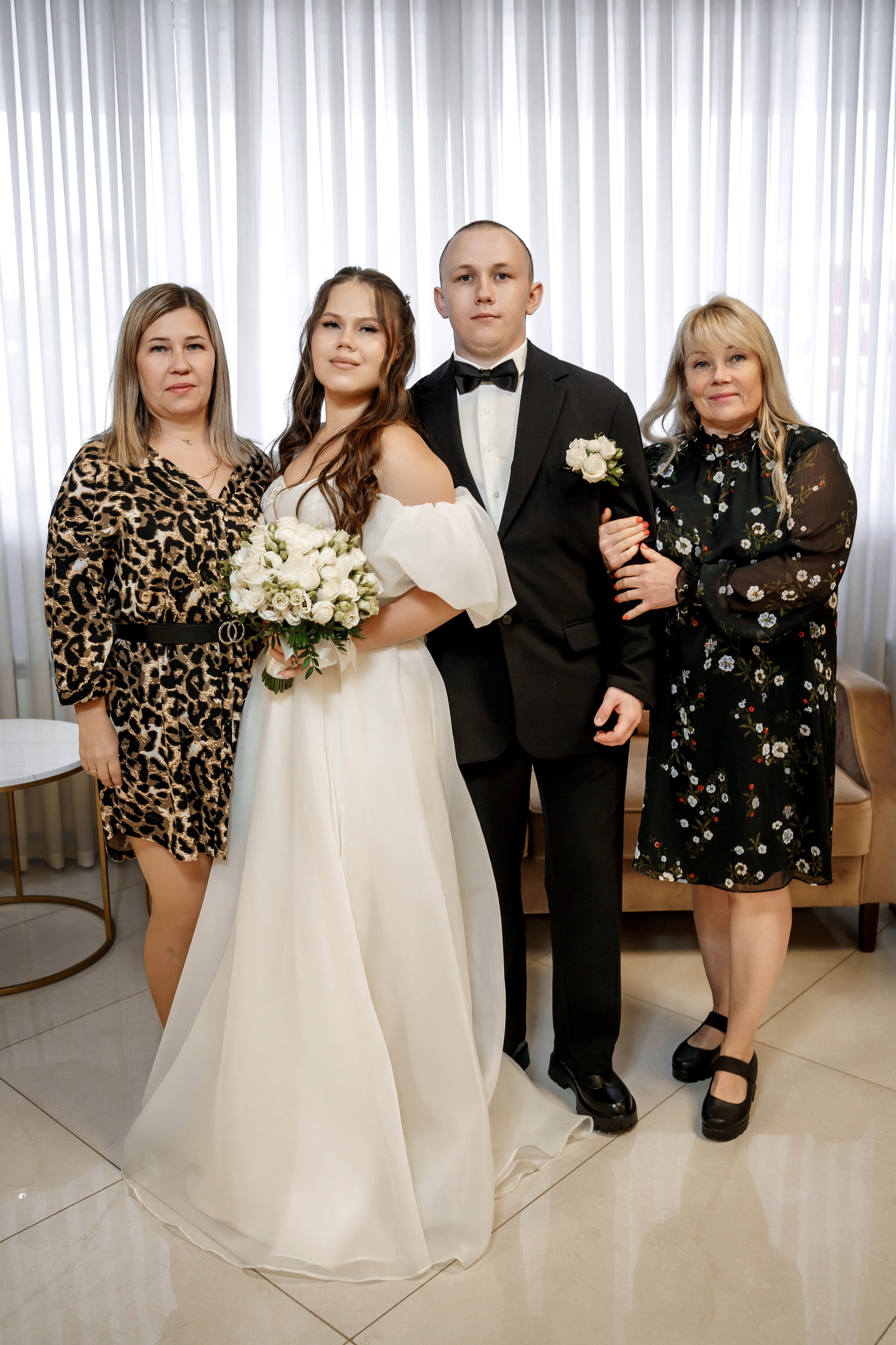 Елизавета и Артем. ЗАГС и прогулка. Фотограф и видеограф в Москве и Московской области Мария Вишня