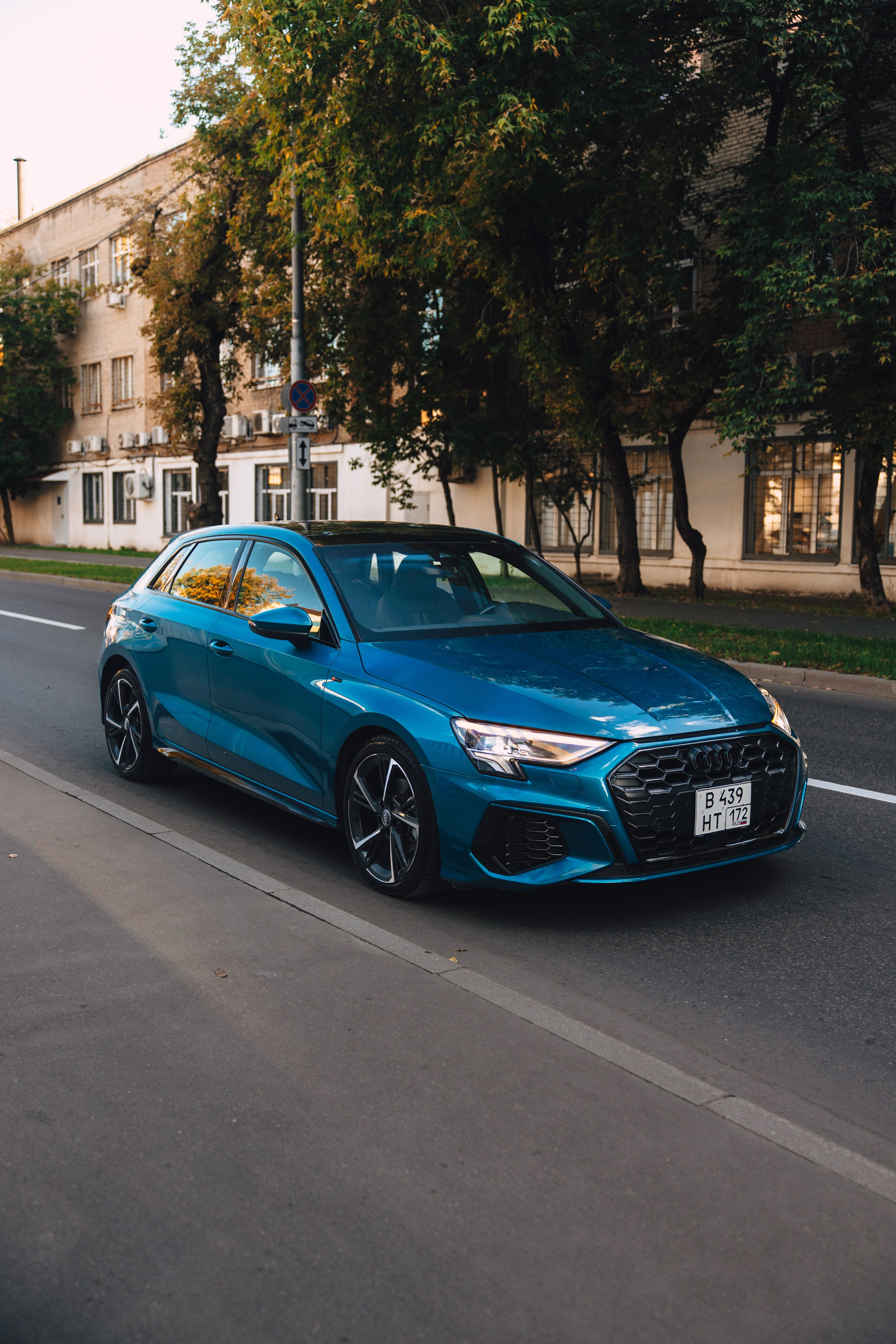 Audi A3 spark blue. DeLorein