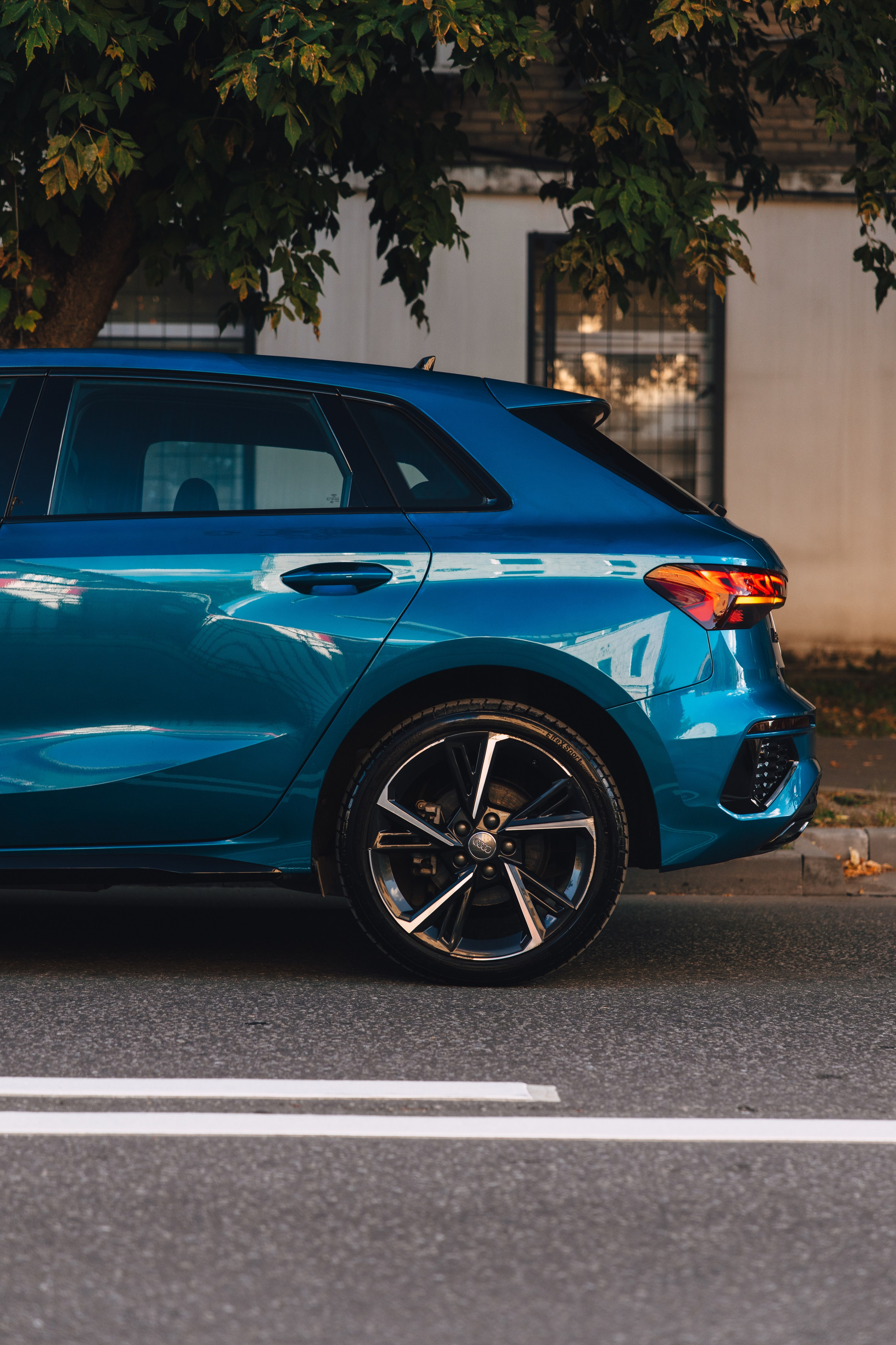Audi A3 spark blue. DeLorein