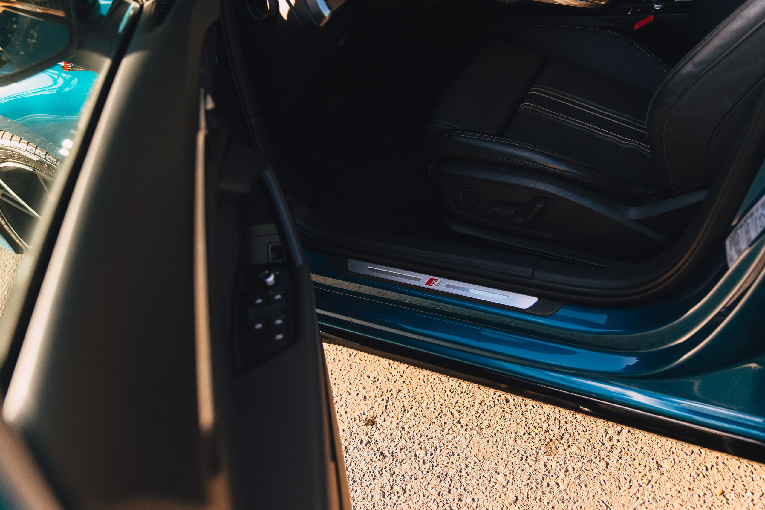 Audi A3 spark blue. DeLorein