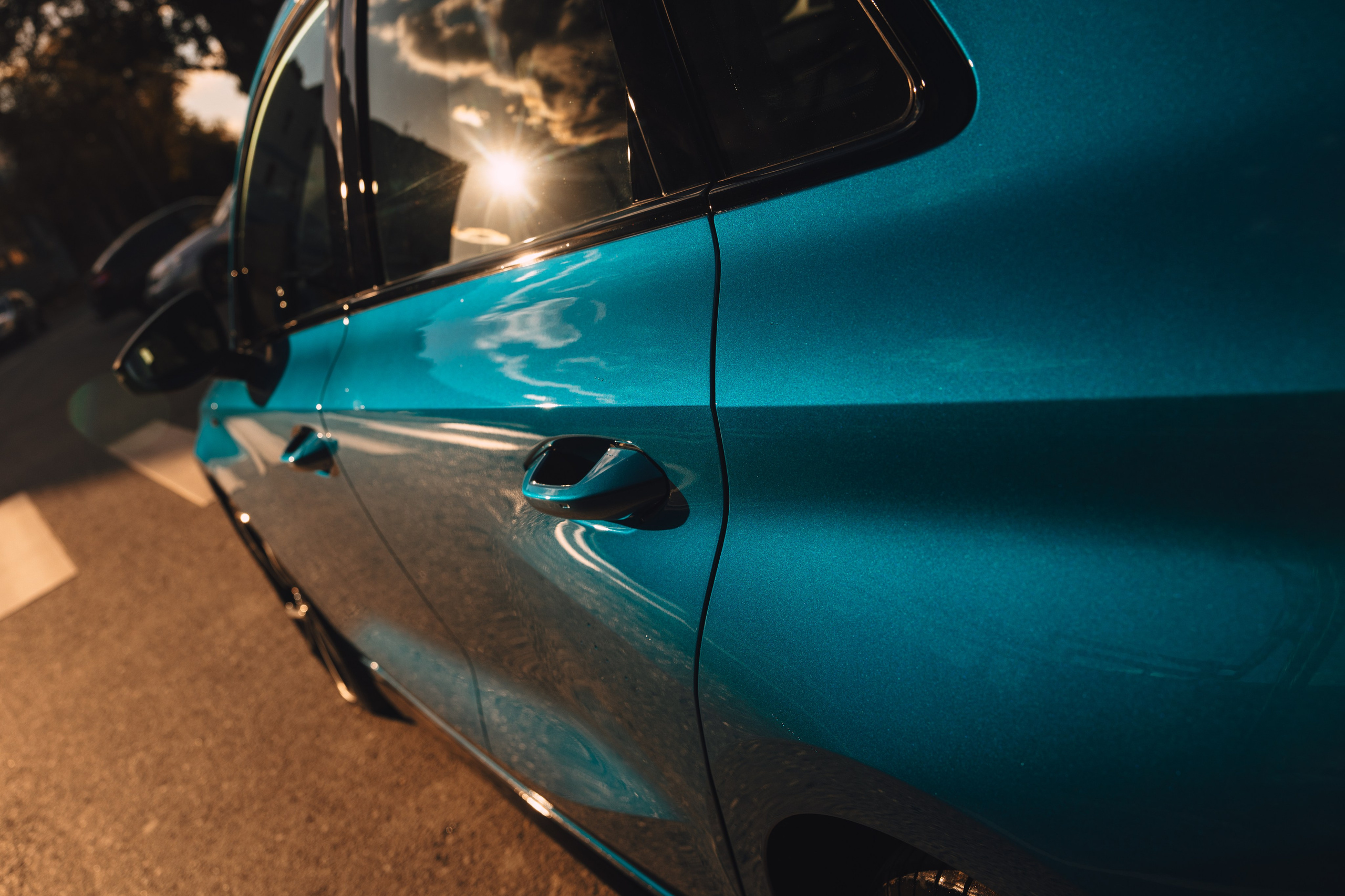 Audi A3 spark blue. DeLorein