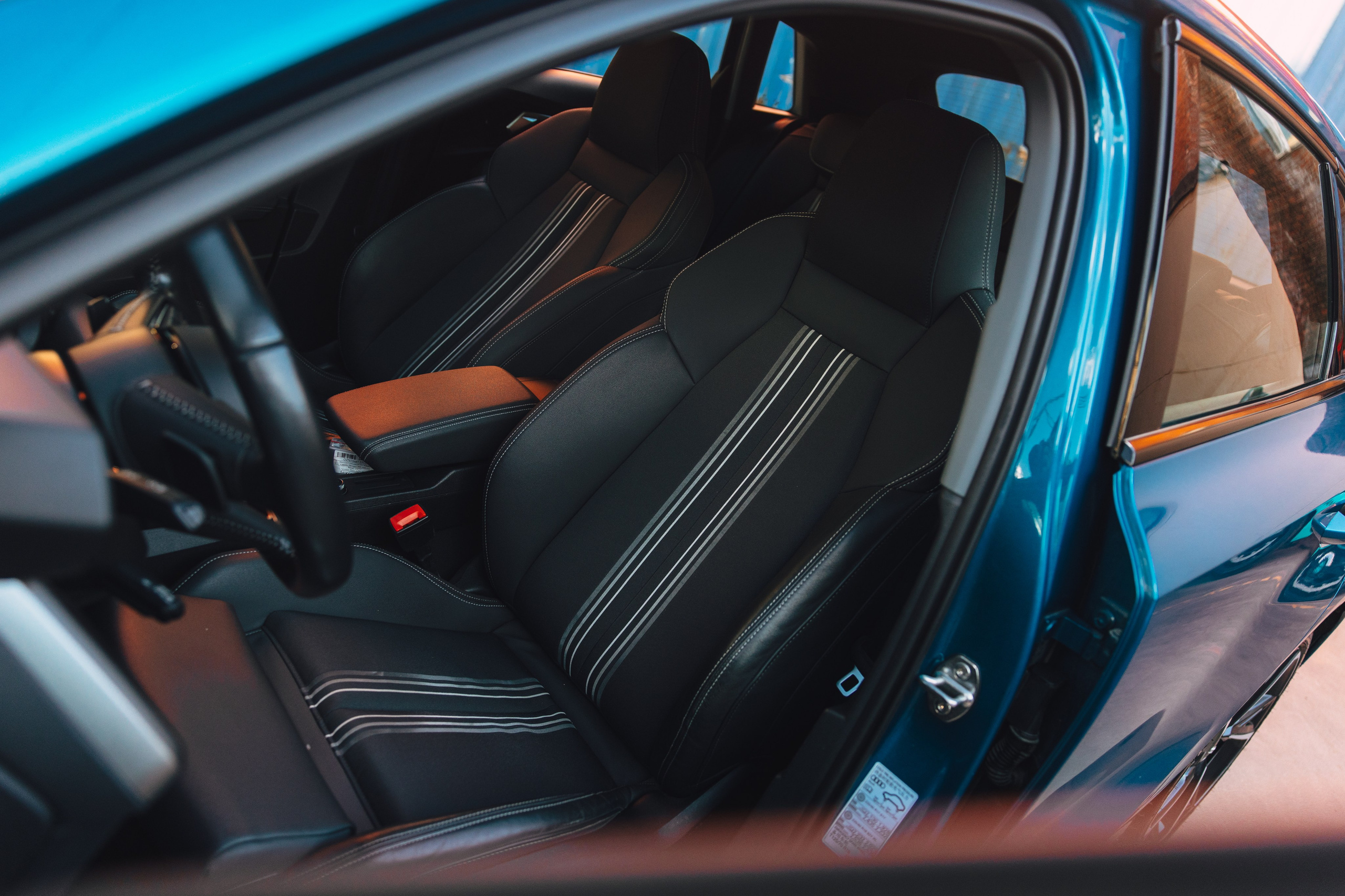 Audi A3 spark blue. DeLorein