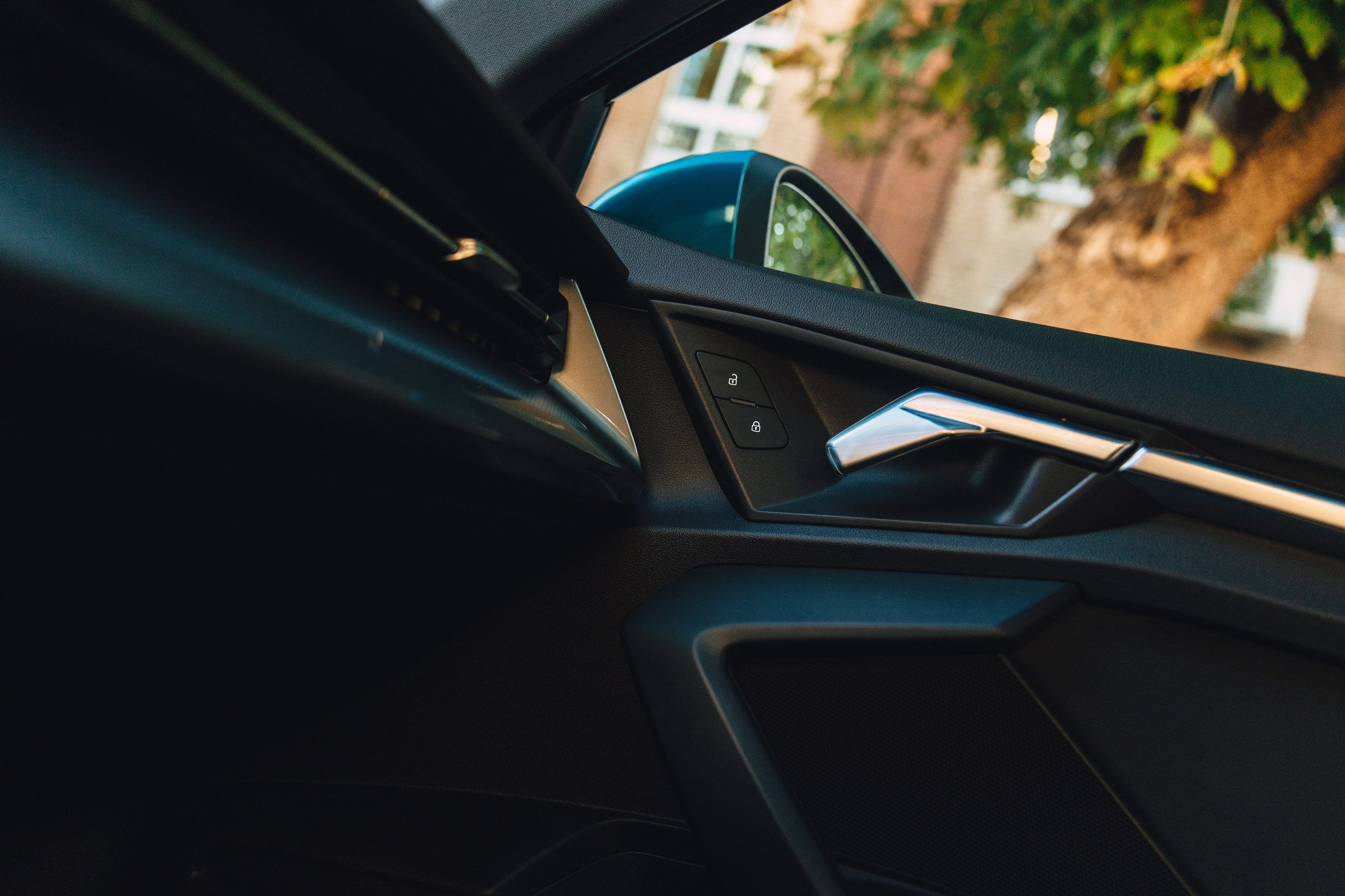 Audi A3 spark blue. DeLorein