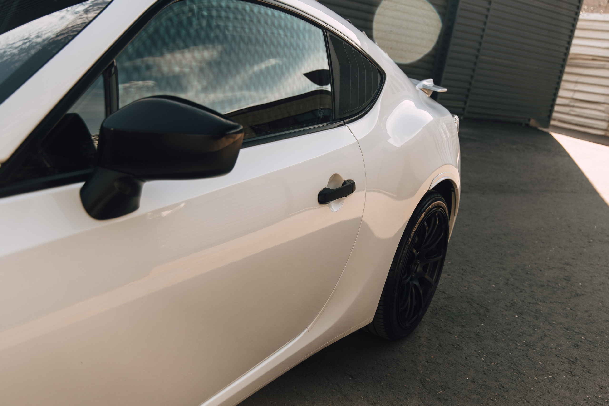 Subaru BRZ White. DeLorein