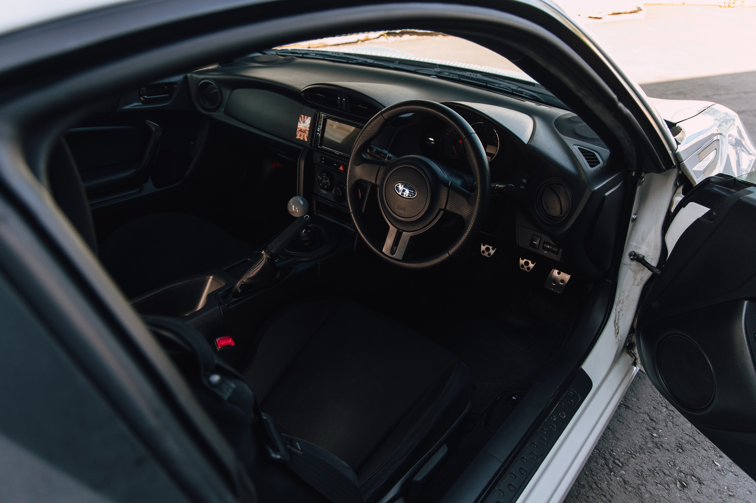 Subaru BRZ White. DeLorein