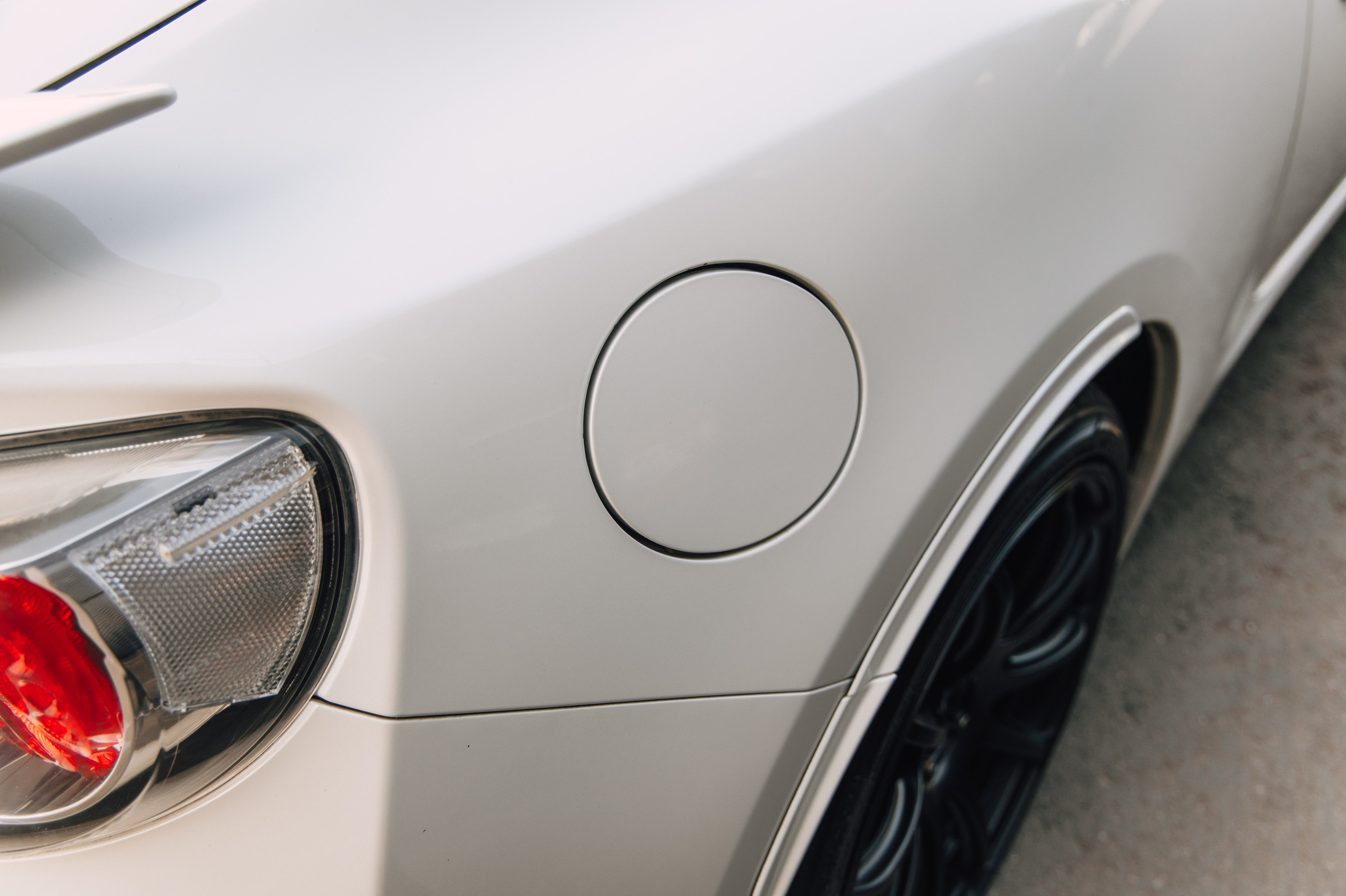 Subaru BRZ White. DeLorein