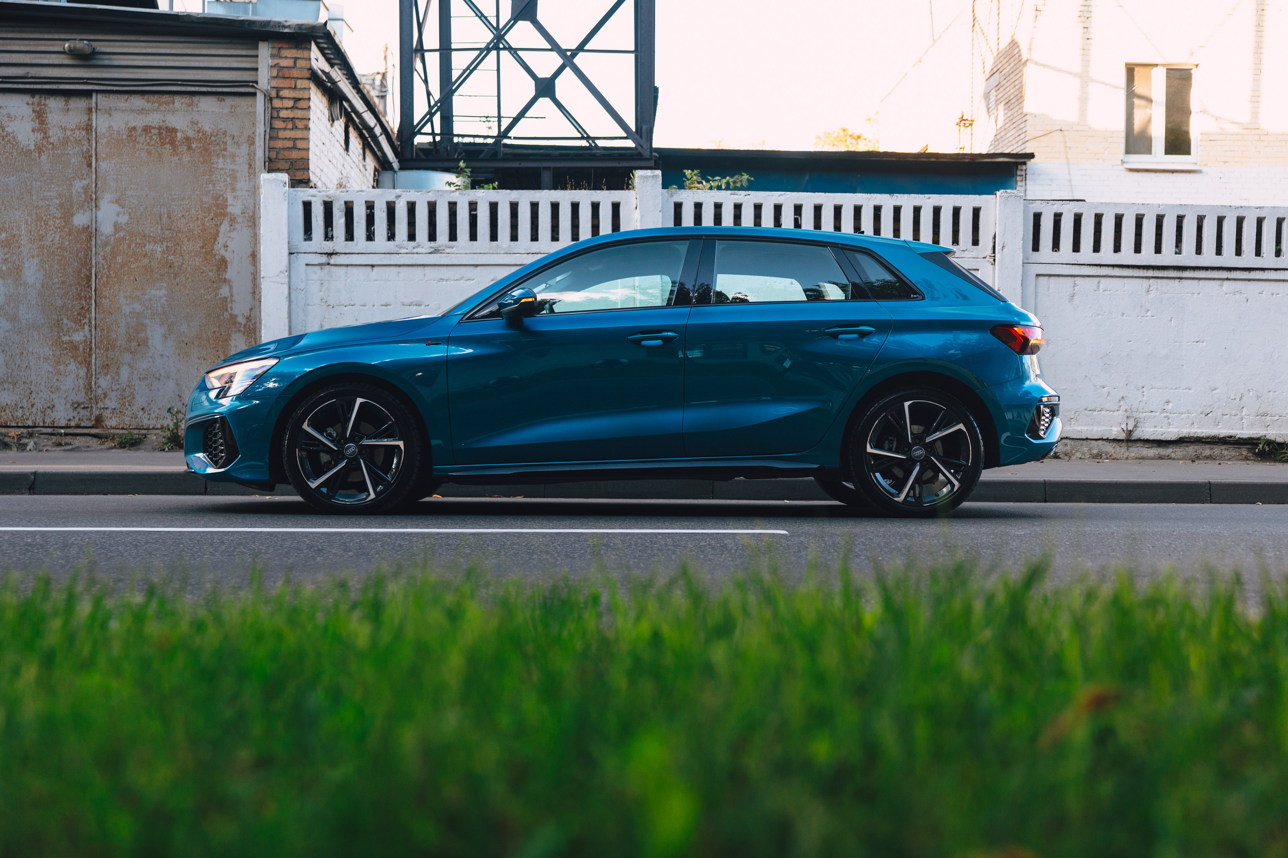 Audi A3 spark blue. DeLorein