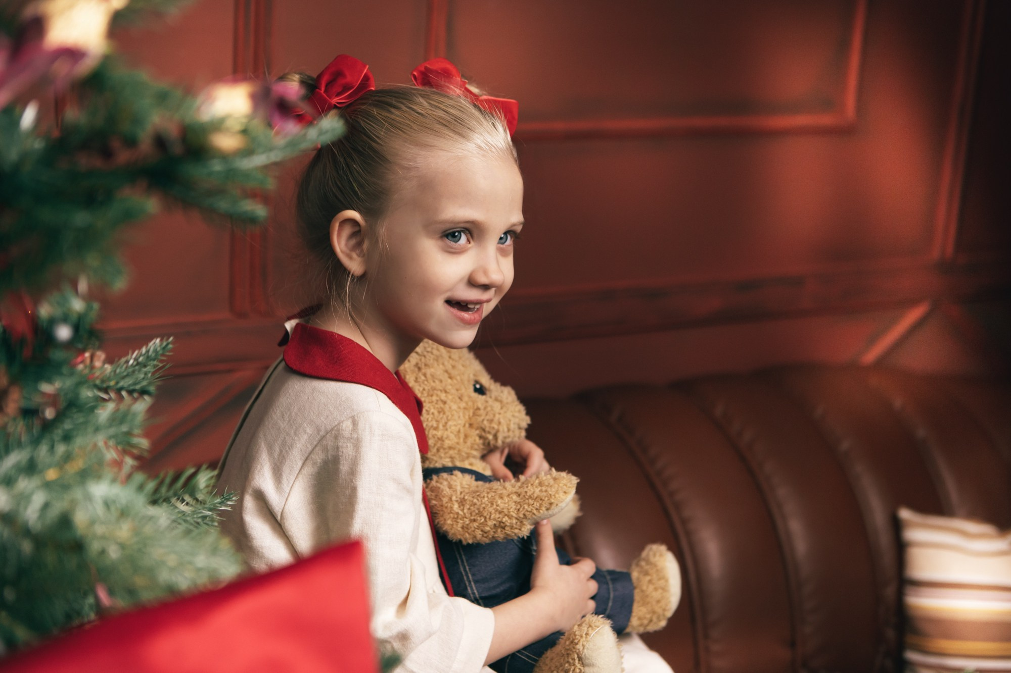 Семейная новогодняя фотосессия. Фотограф в Оренбурге. Профессиональный фотограф