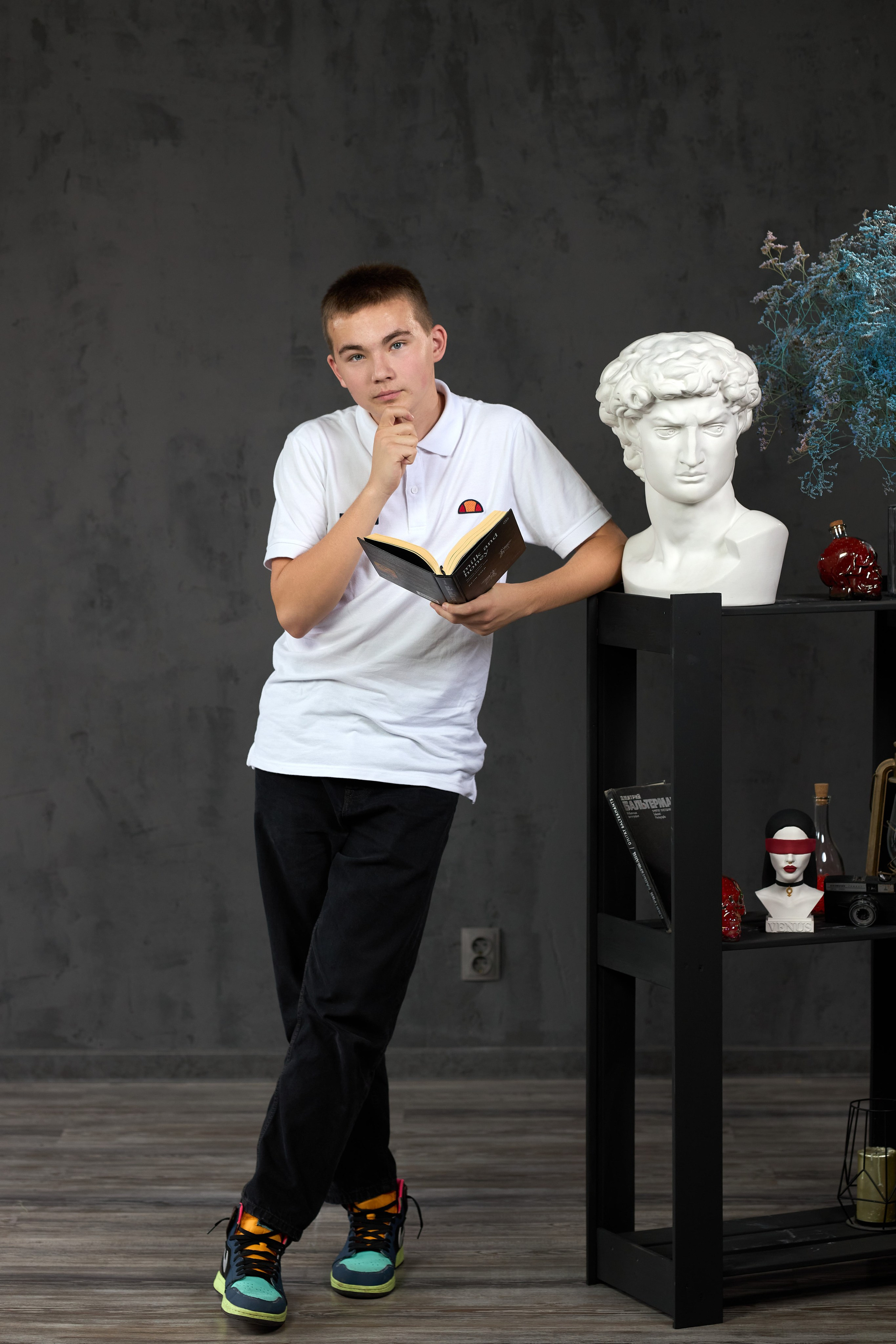 Выпускные портреты для выпускного альбома таганрог. Фотограф Выпускные альбомы Таганрог Сергей Коробченко