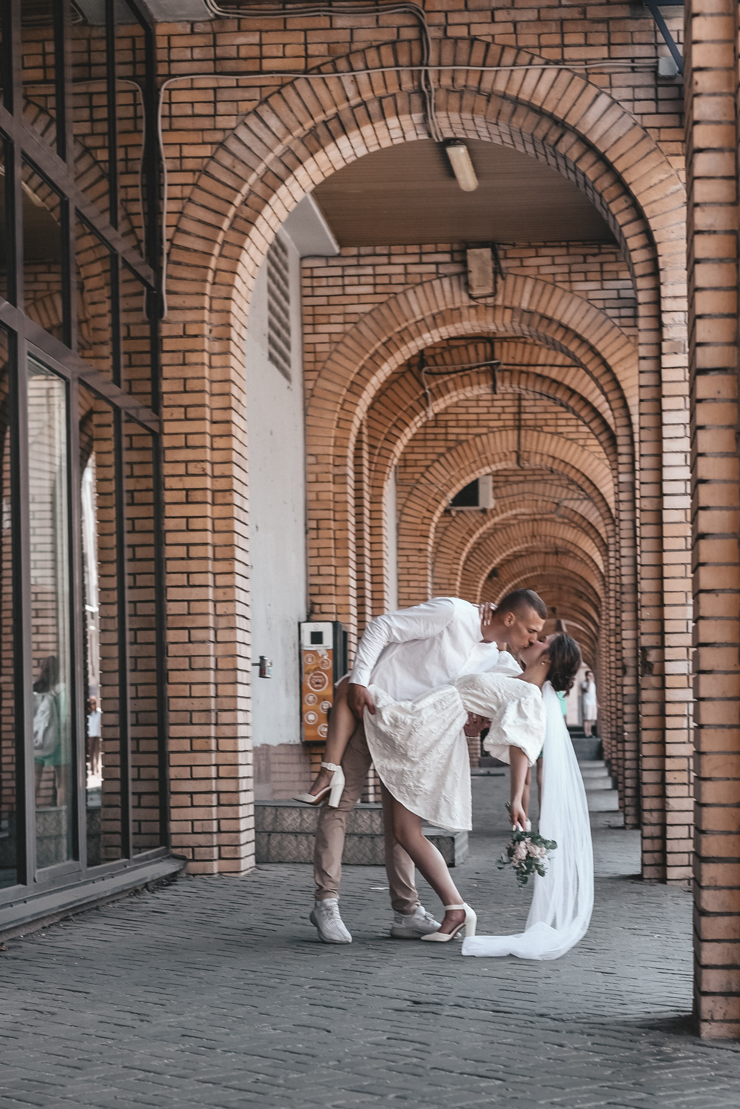 Андрей и Дарья ЗАГС № 4 Свадебная прогулка по городу. Фотограф Лола Волна, город Москва