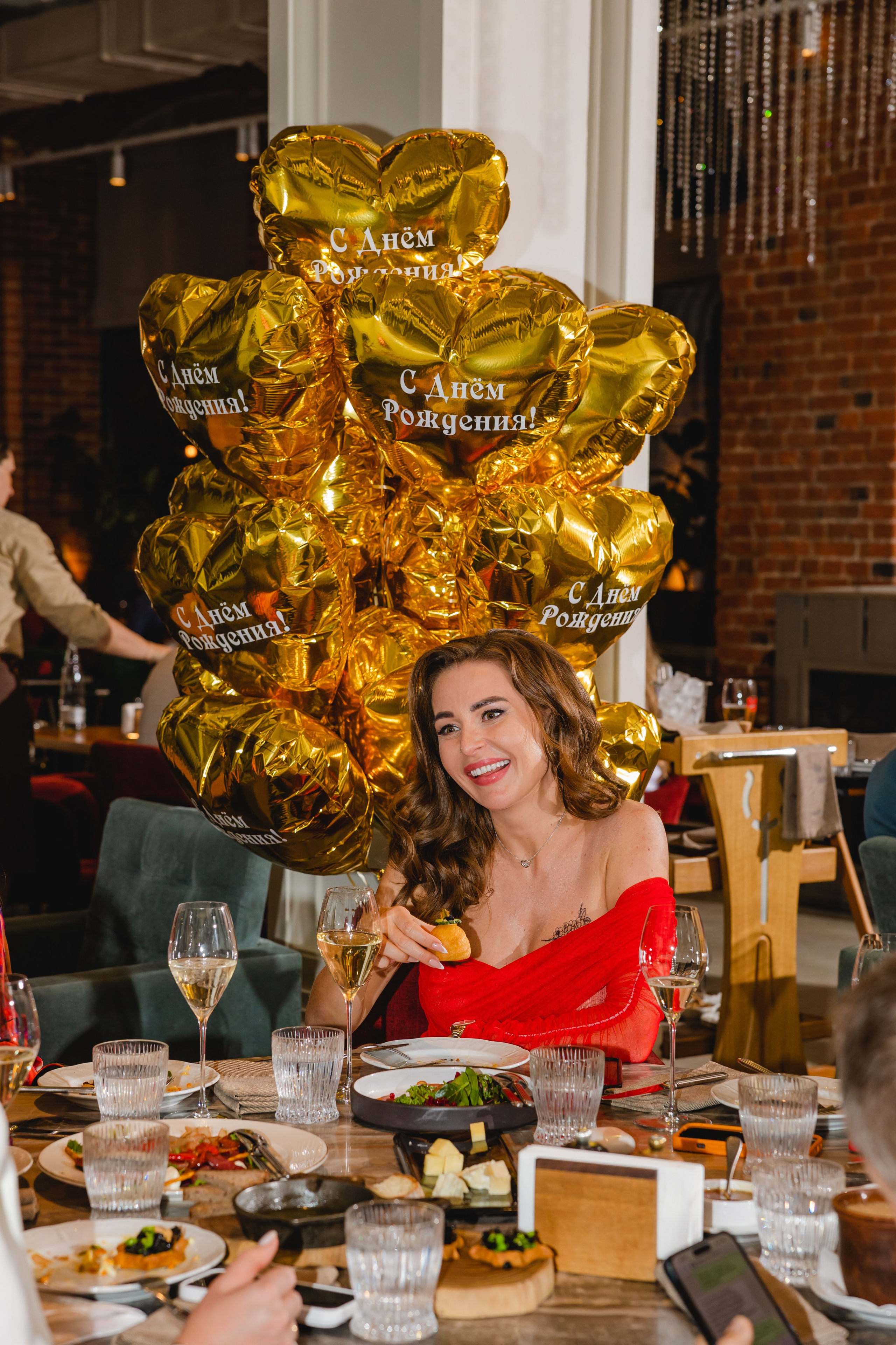 Дни Рождения и Юбилеи. Сайт с красивыми фотографиями и людьми