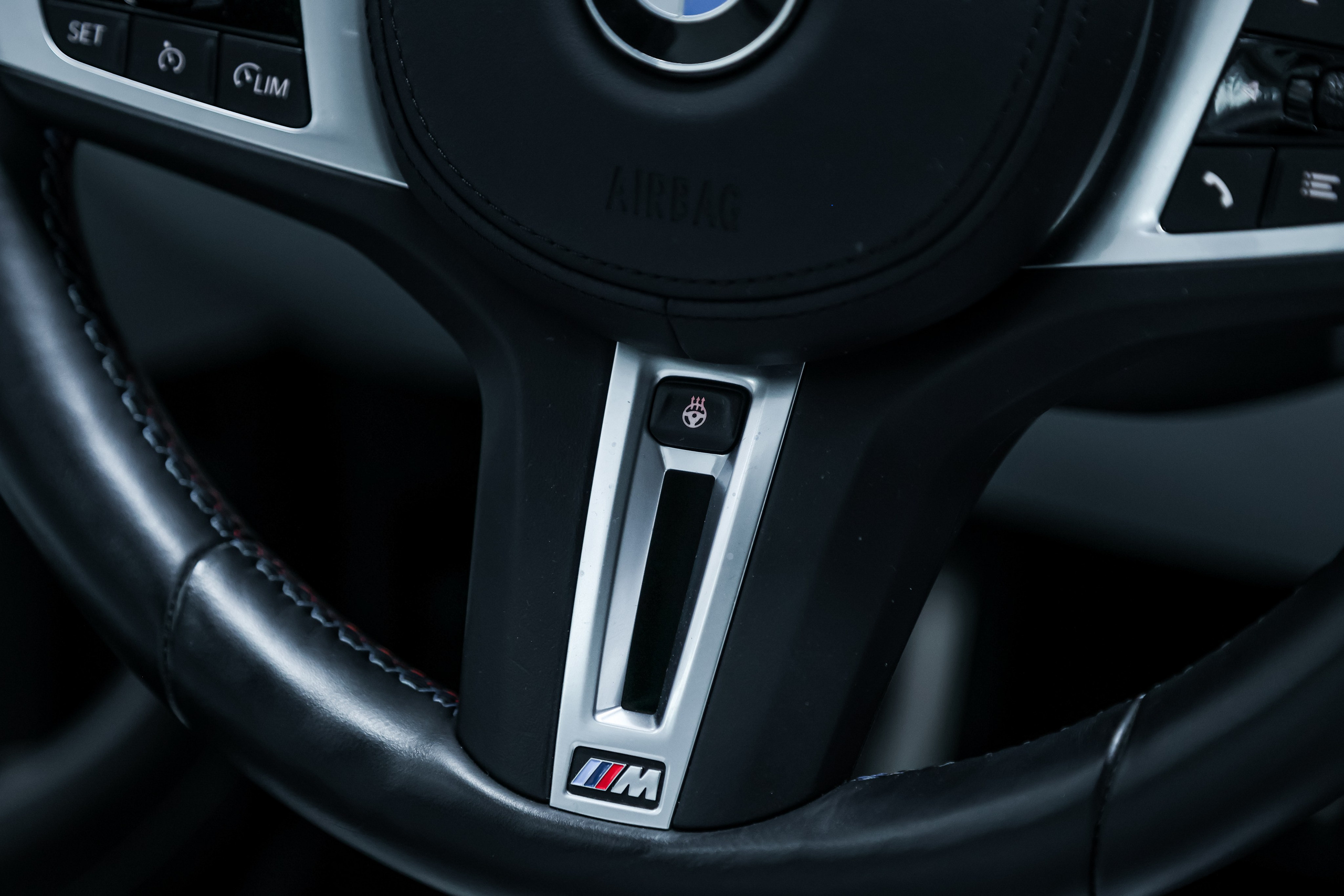 2022 BMW M8 COMPETITION RESTYLING FROM USA $145,000 / 17,500 KM ODOMETER. Mixturecaptures