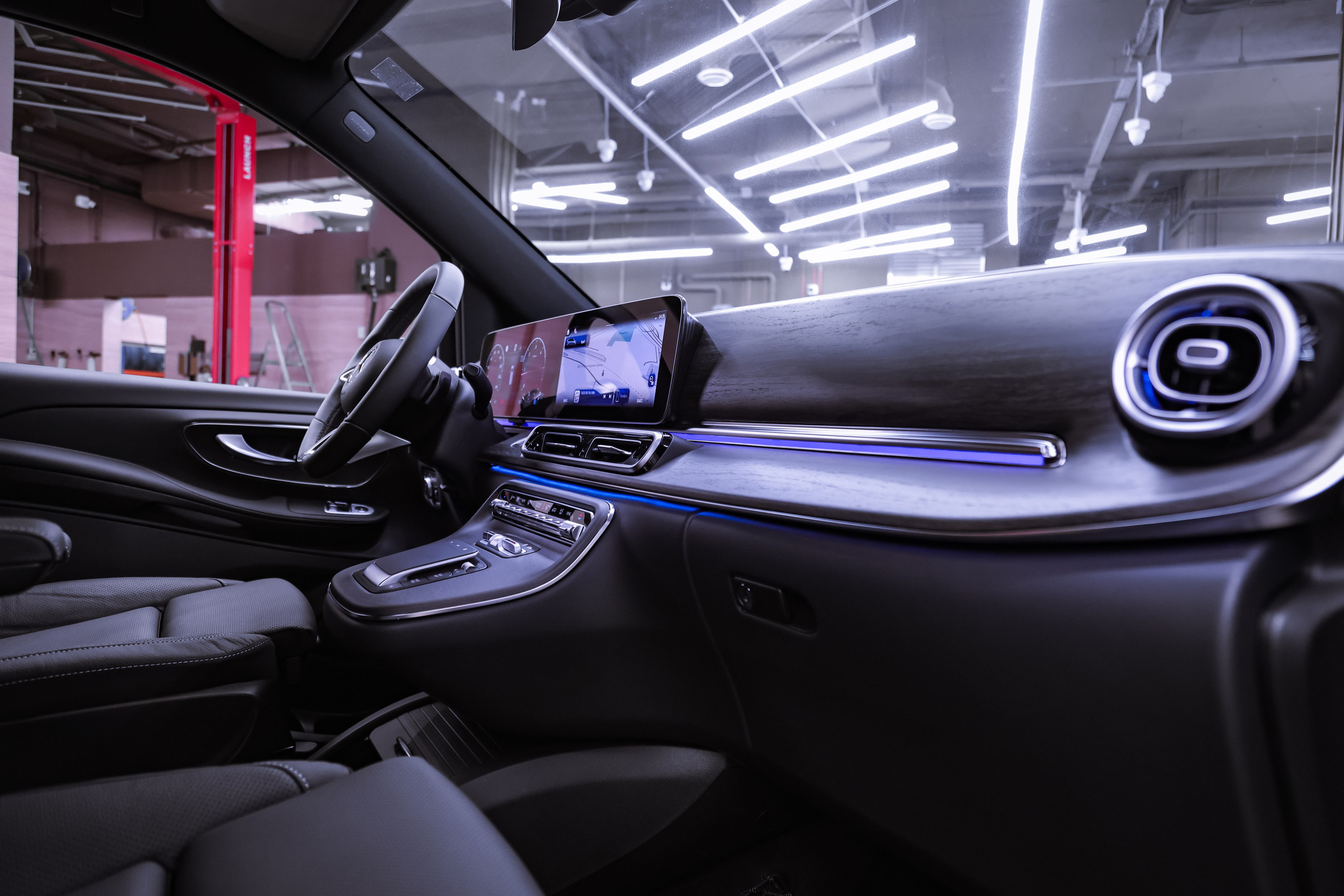 2024 MERCEDES BENZ V 300 d 4MATIC. Mixturecaptures