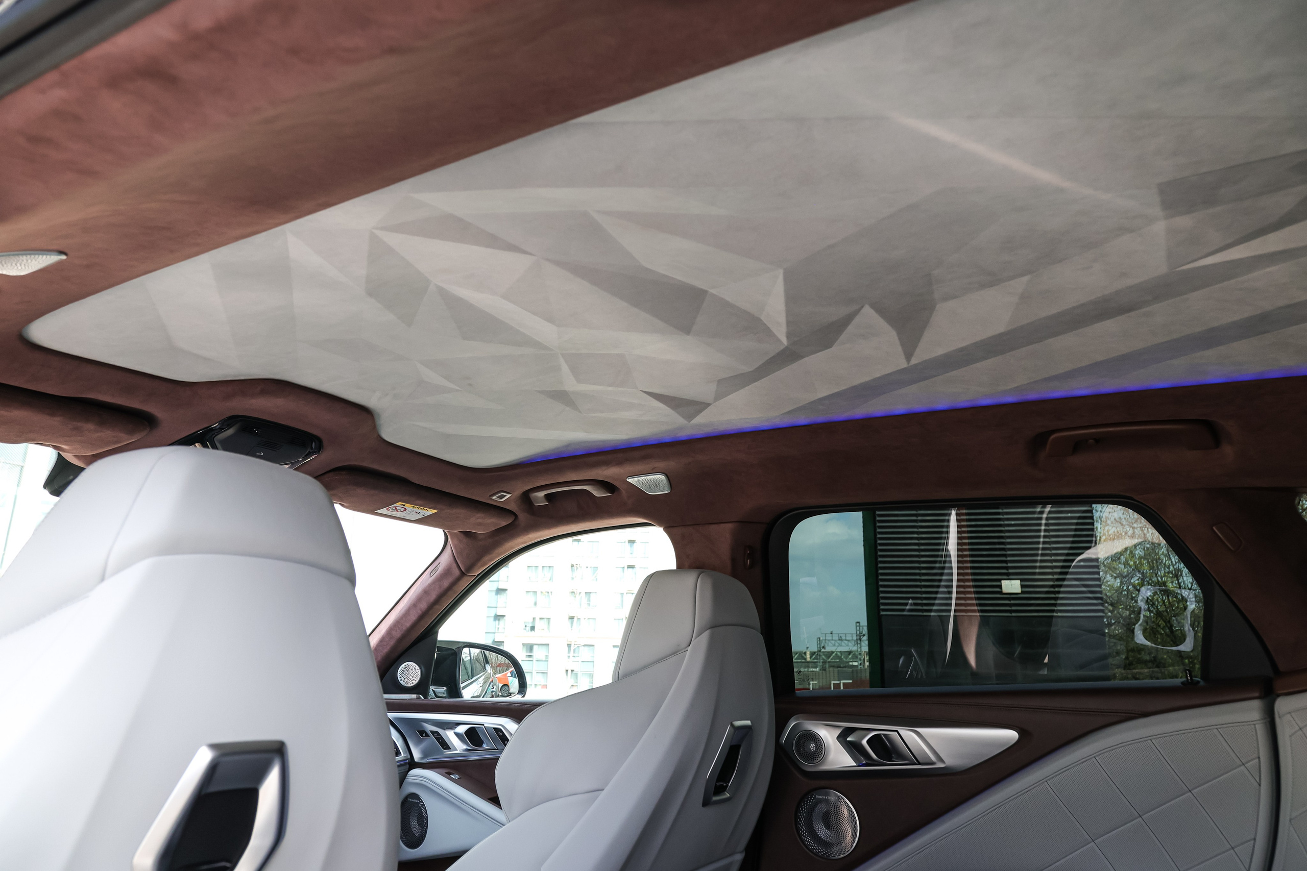 2024 BMW XM. Mixturecaptures