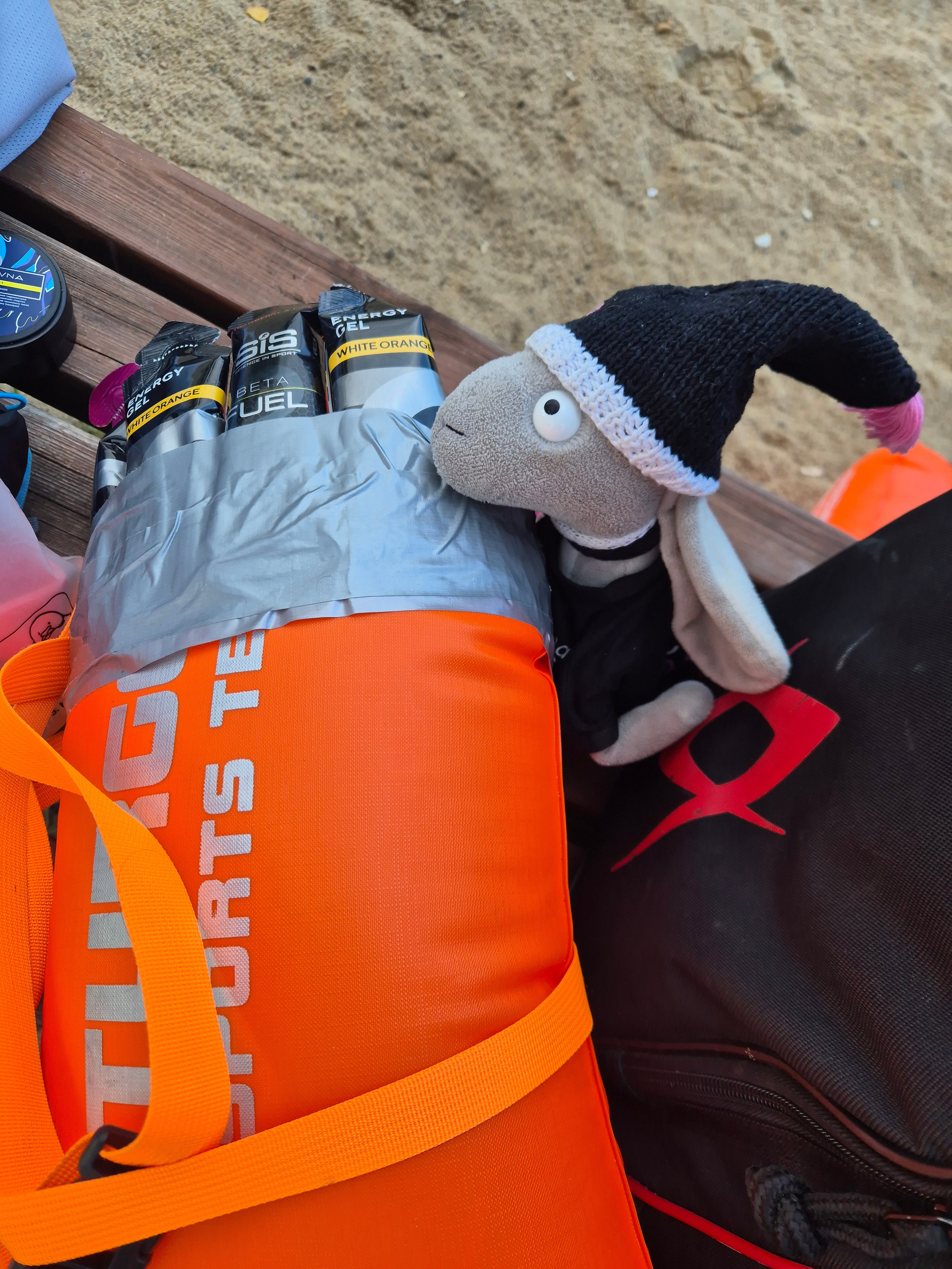 Утром основательно запаслись едой