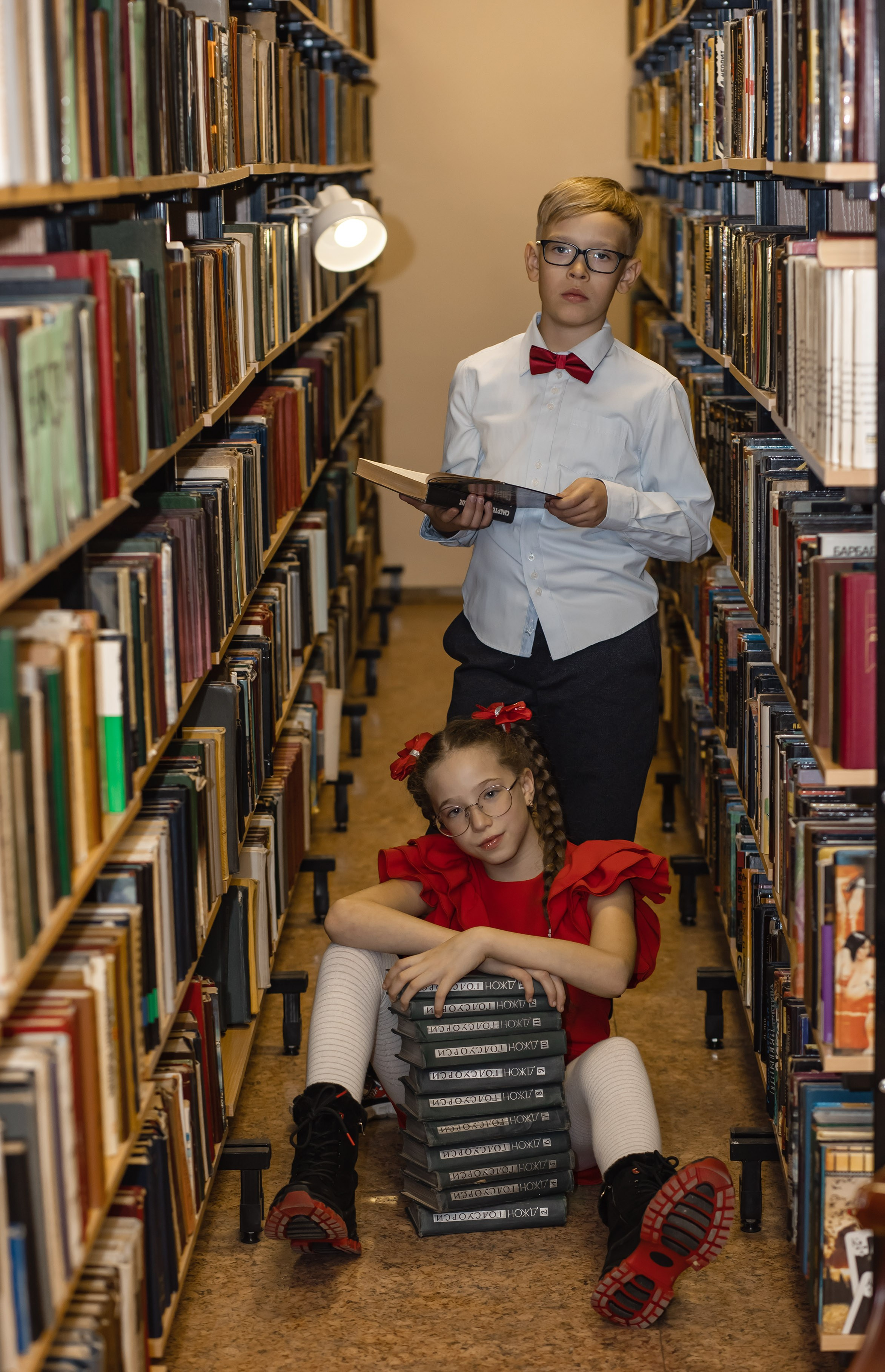 Фотосессия в библиотеке. Фотограф Григорьева Ольга. Портретная, семейная съёмка, Love Stori, видеосъёмка в городе Чита. Выпускные альбомы, фотокниги