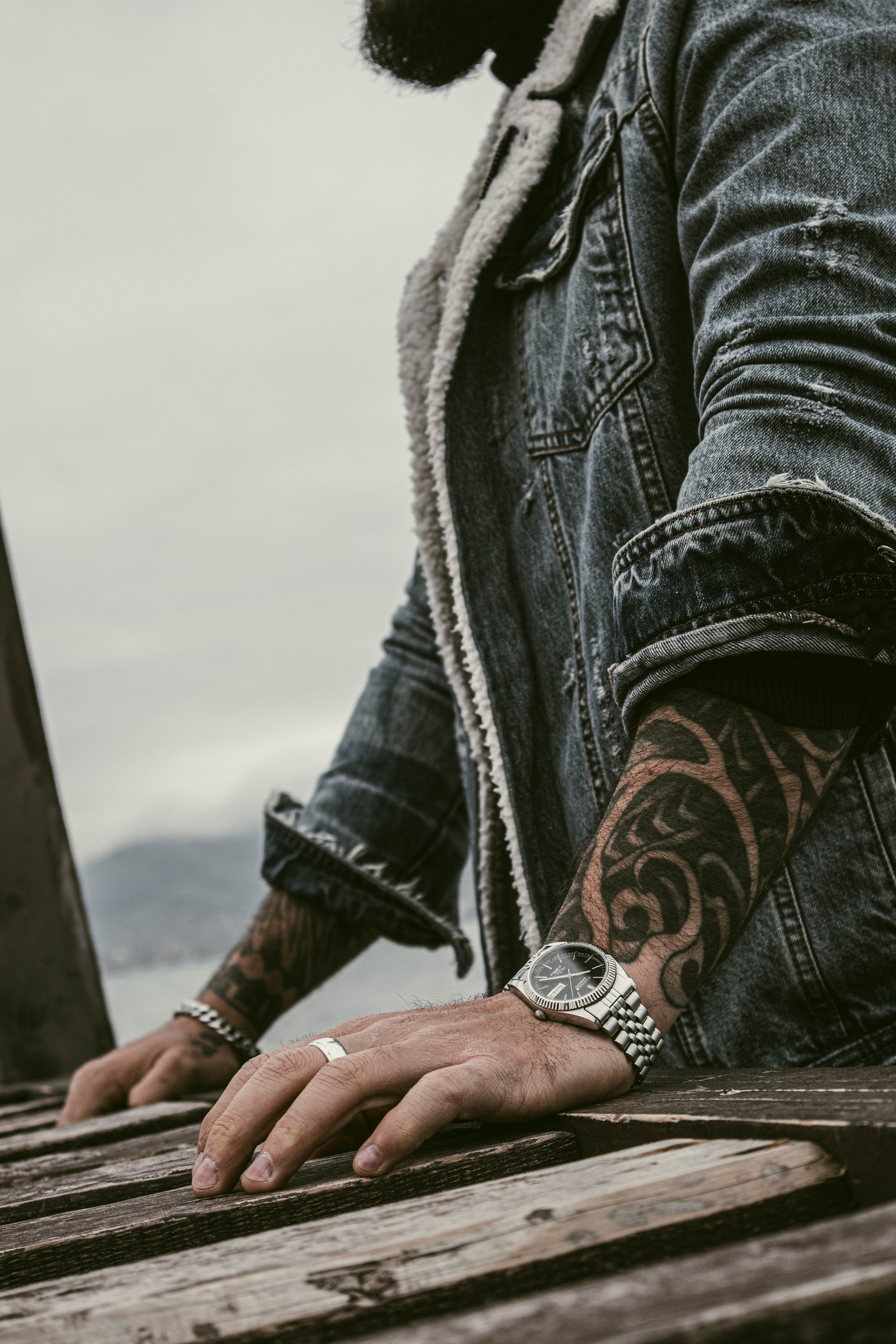 О. Уличный фотограф Города N