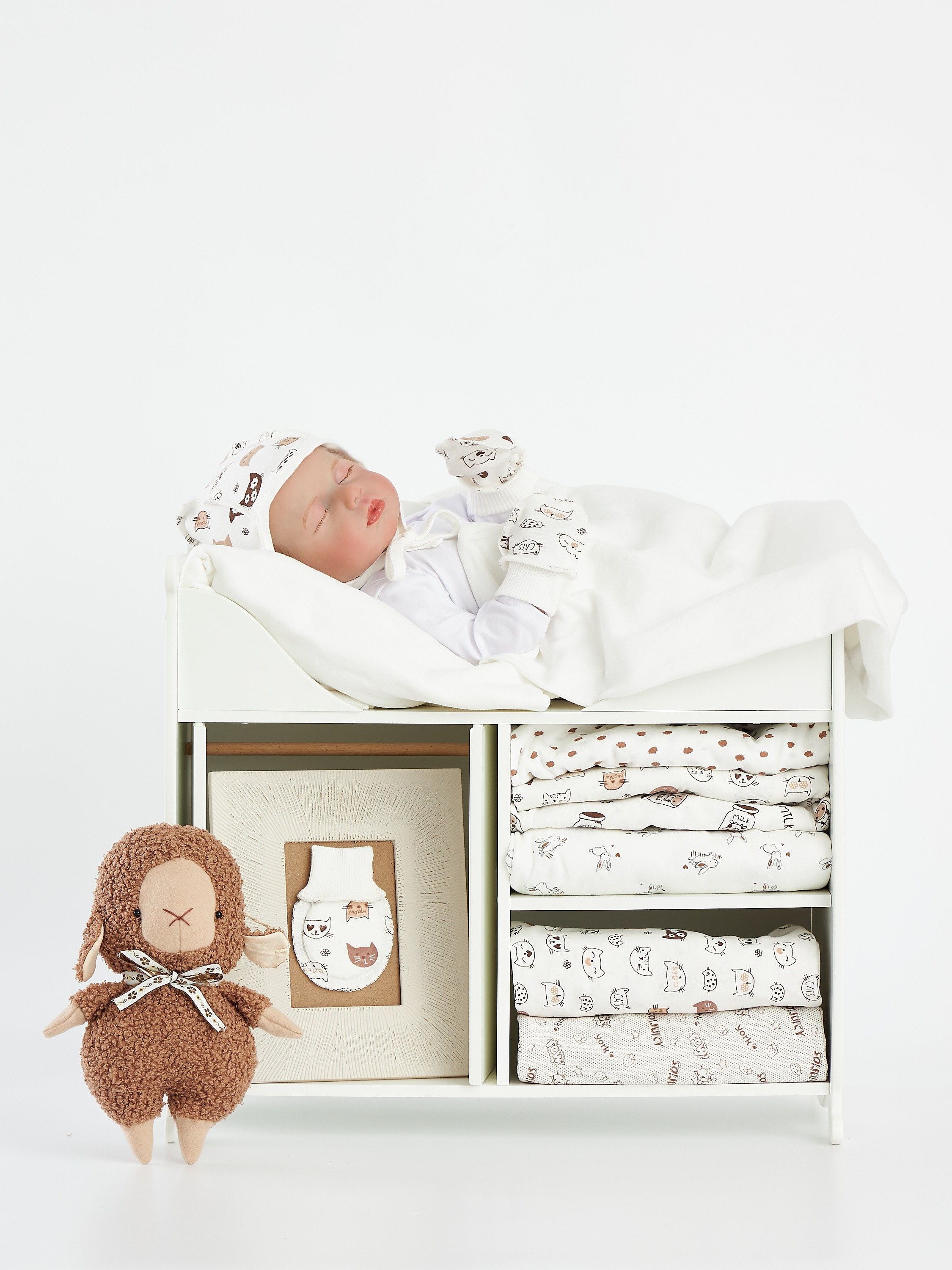 Фотосъемка детской одежды раскладкой для маркетплейсов. Алексей Темнов — фотограф в Пятигорске