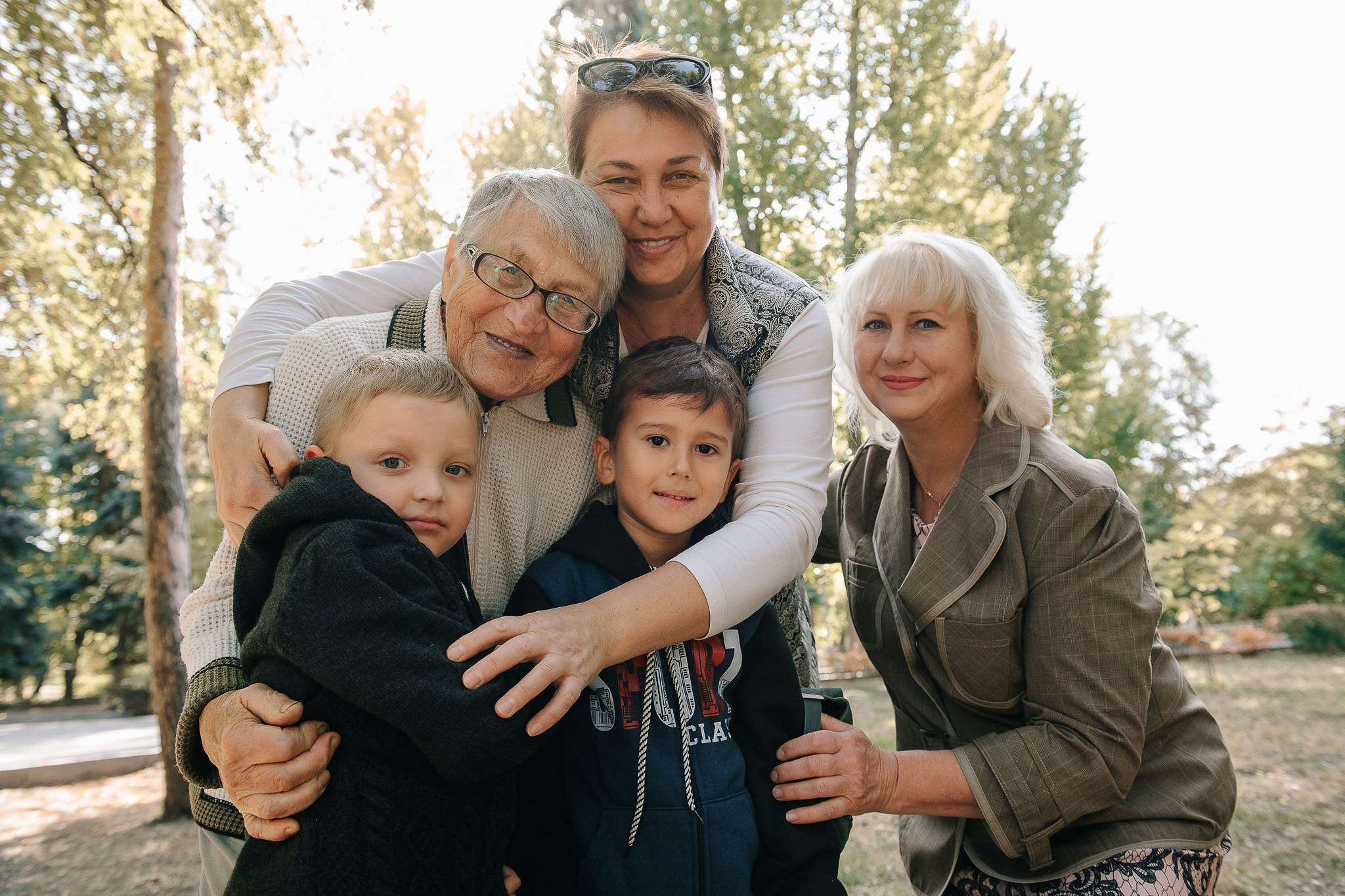 Фотопрогулка. Валентина, Светлана, Елена, Никита и Лавр. Фотограф Валерия Голубева (Миронова)