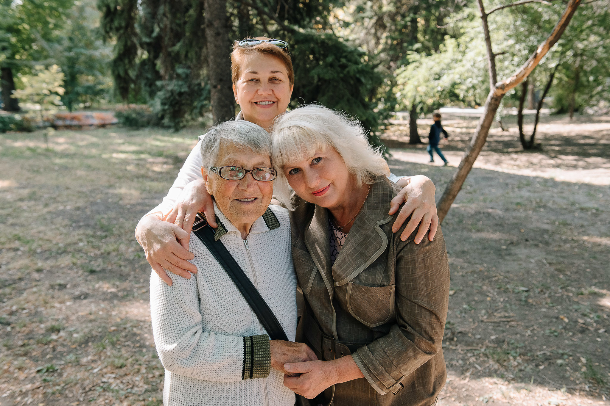 Фотопрогулка. Валентина, Светлана, Елена, Никита и Лавр. Фотограф Валерия Голубева (Миронова)