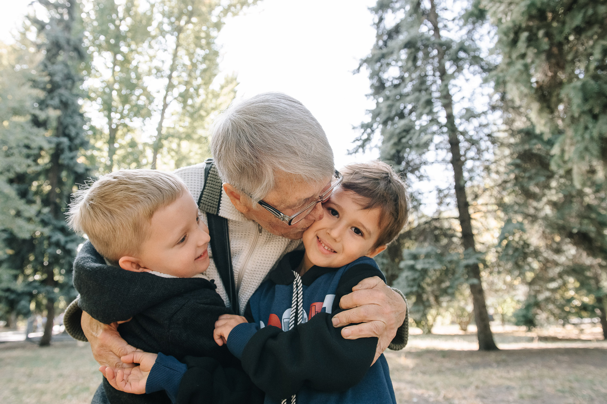 Фотопрогулка. Валентина, Светлана, Елена, Никита и Лавр. Фотограф Валерия Голубева (Миронова)