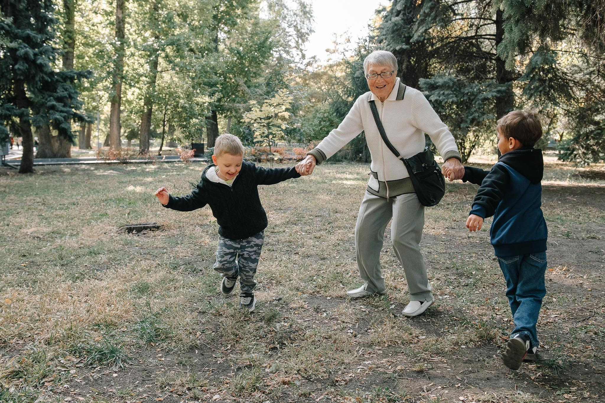 Фотопрогулка. Валентина, Светлана, Елена, Никита и Лавр. Фотограф Валерия Голубева (Миронова)