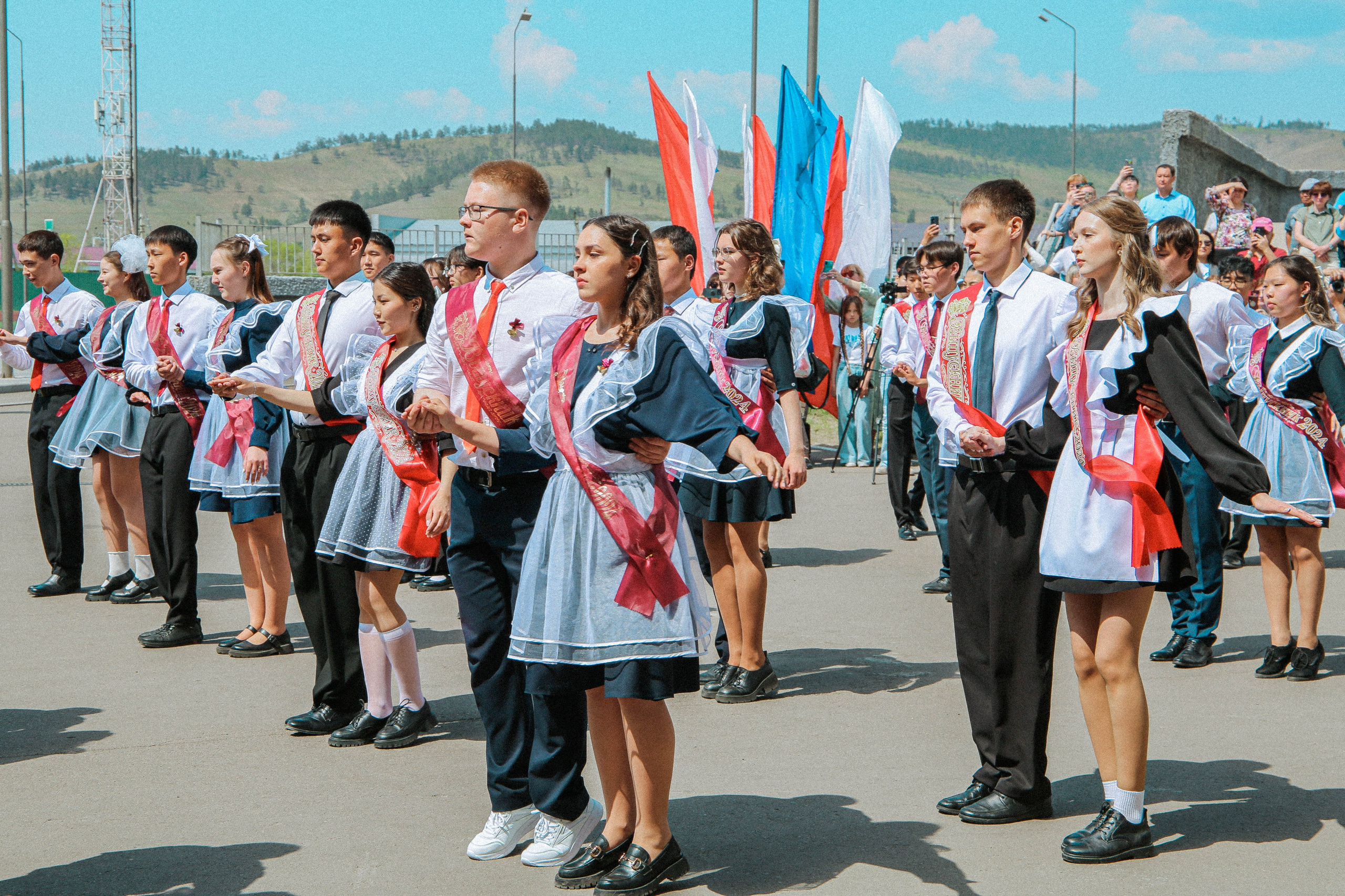 Последний звонок 2024 | № 8. Свадебный и Школьный фотограф Улан-Удэ Бурятия Джулия Топоева Выпускные альбомы Фотограф на мероприятие