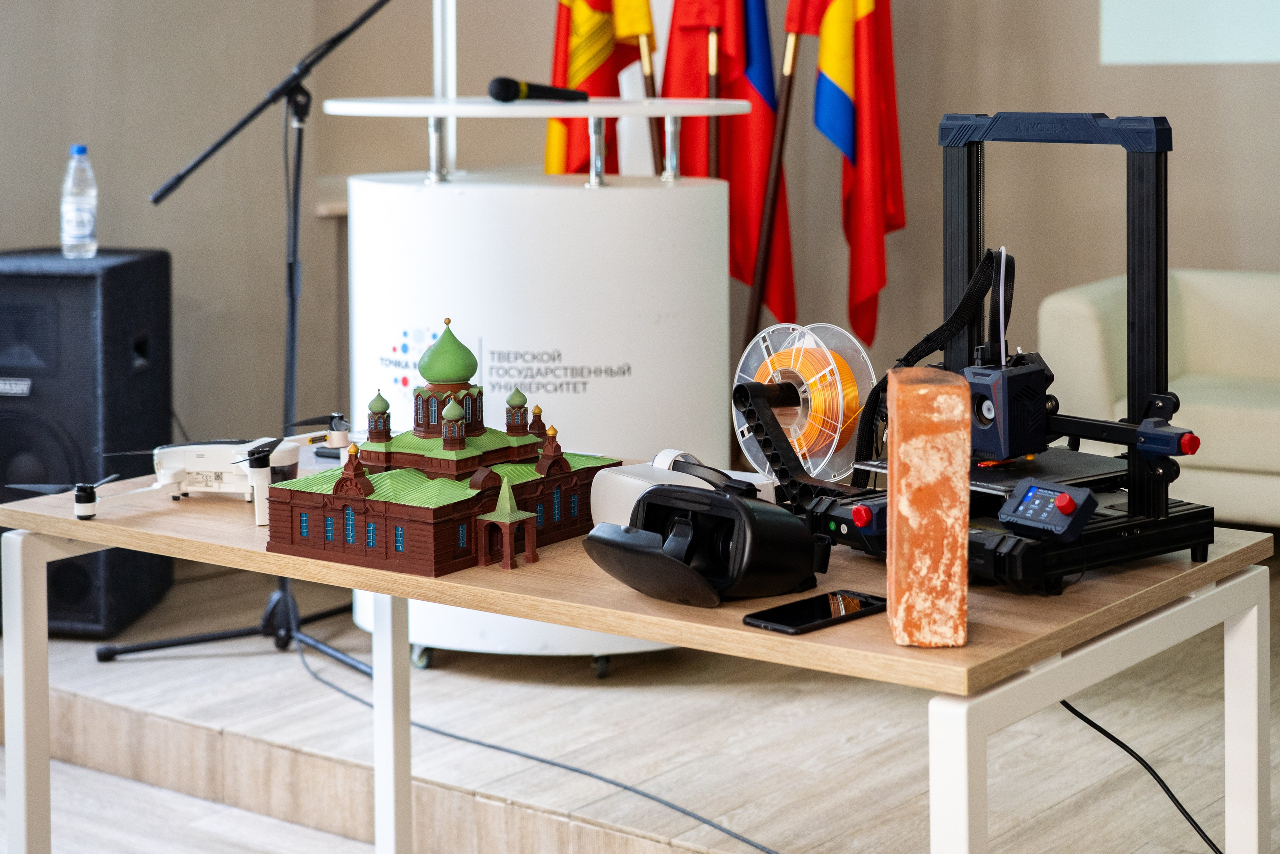 «Летний институт», посвящённый историческим процессам на евразийском пространстве. Репортажный фотограф в Москве Легкая Софья