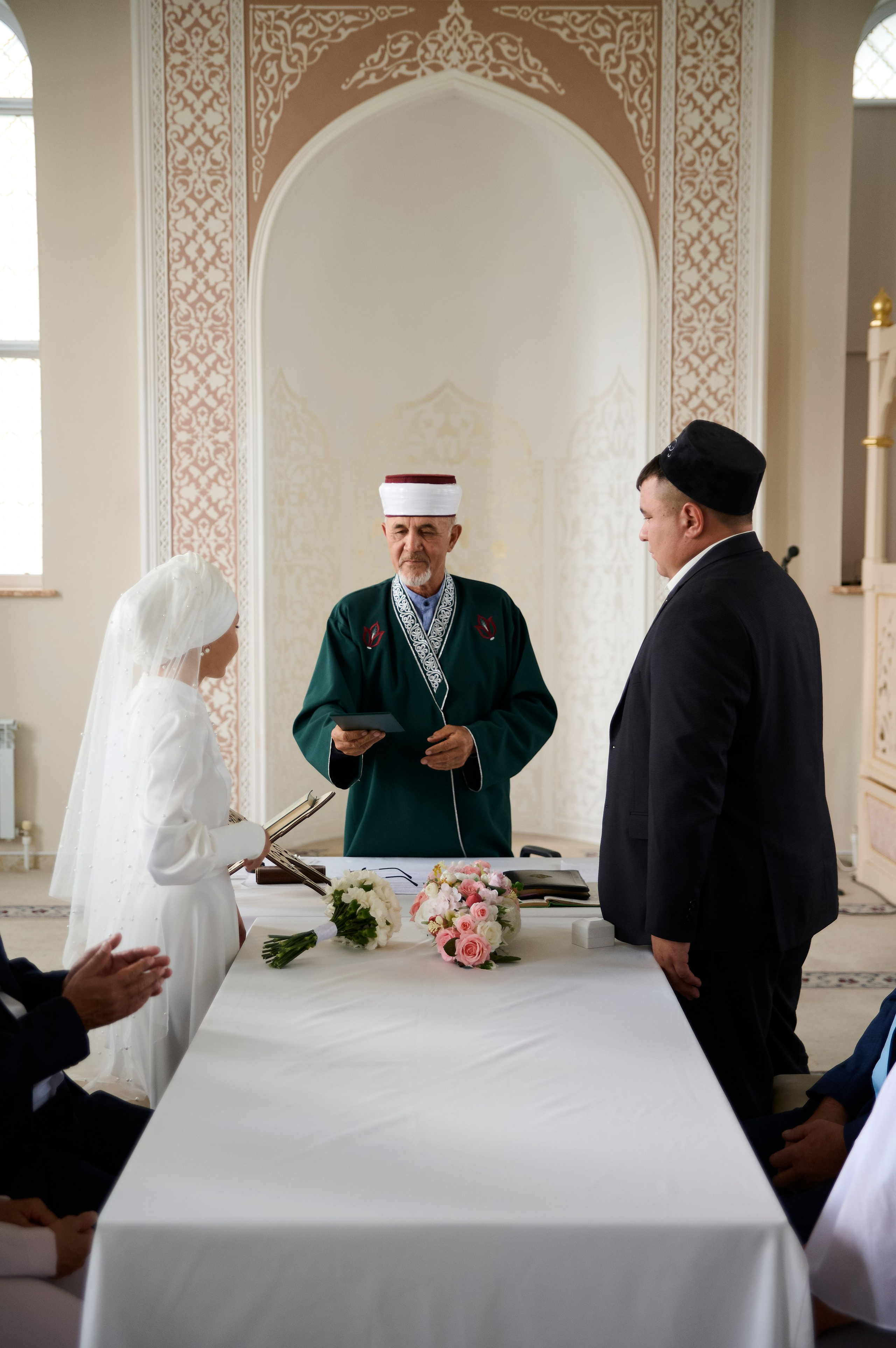 Фотограф на никах в мечети Шукран