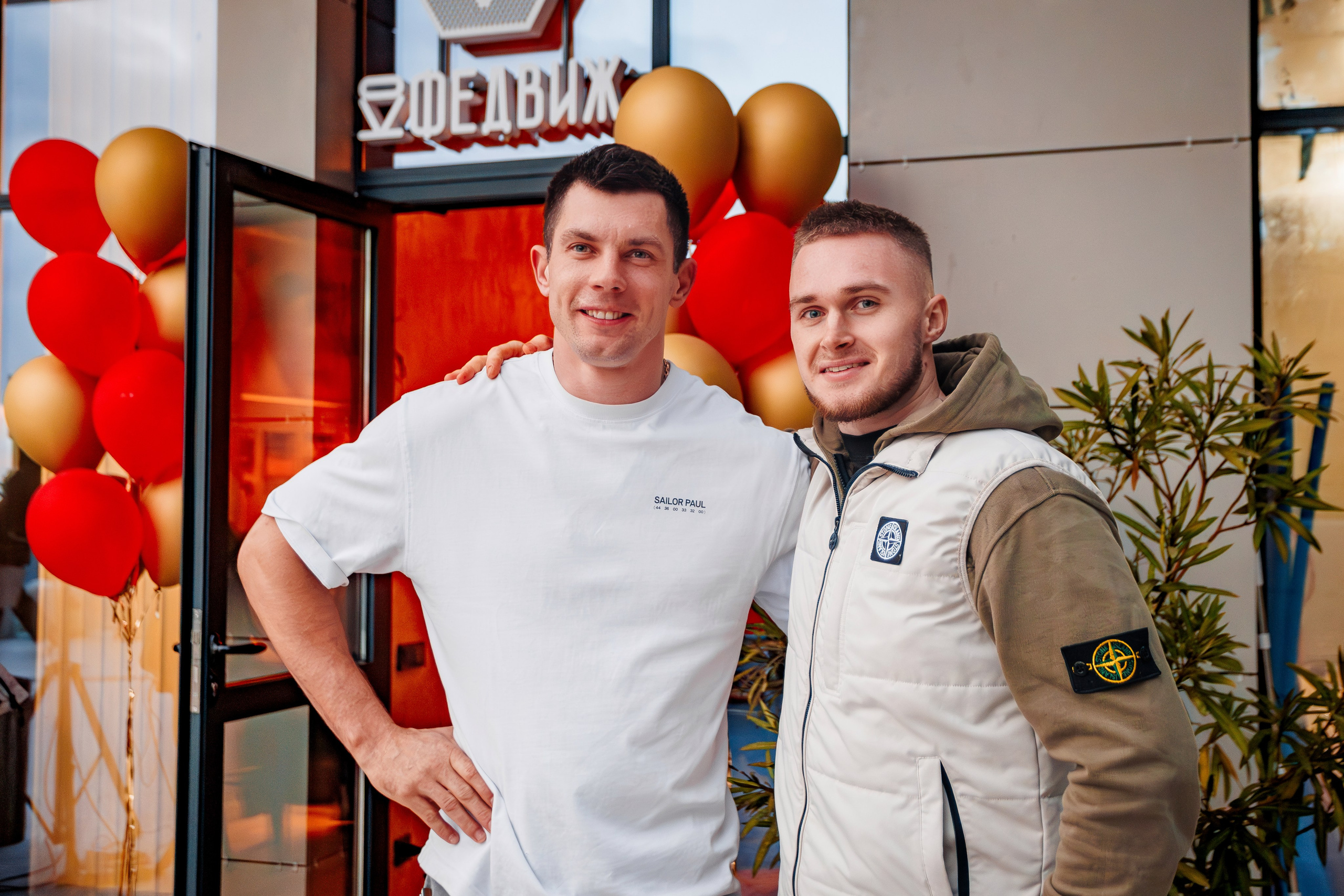 10 лет проекту «КОФЕДВИЖ» и открытие новой кофейни_Ялта_19.12.2025. Аминов Руслан | Фотограф