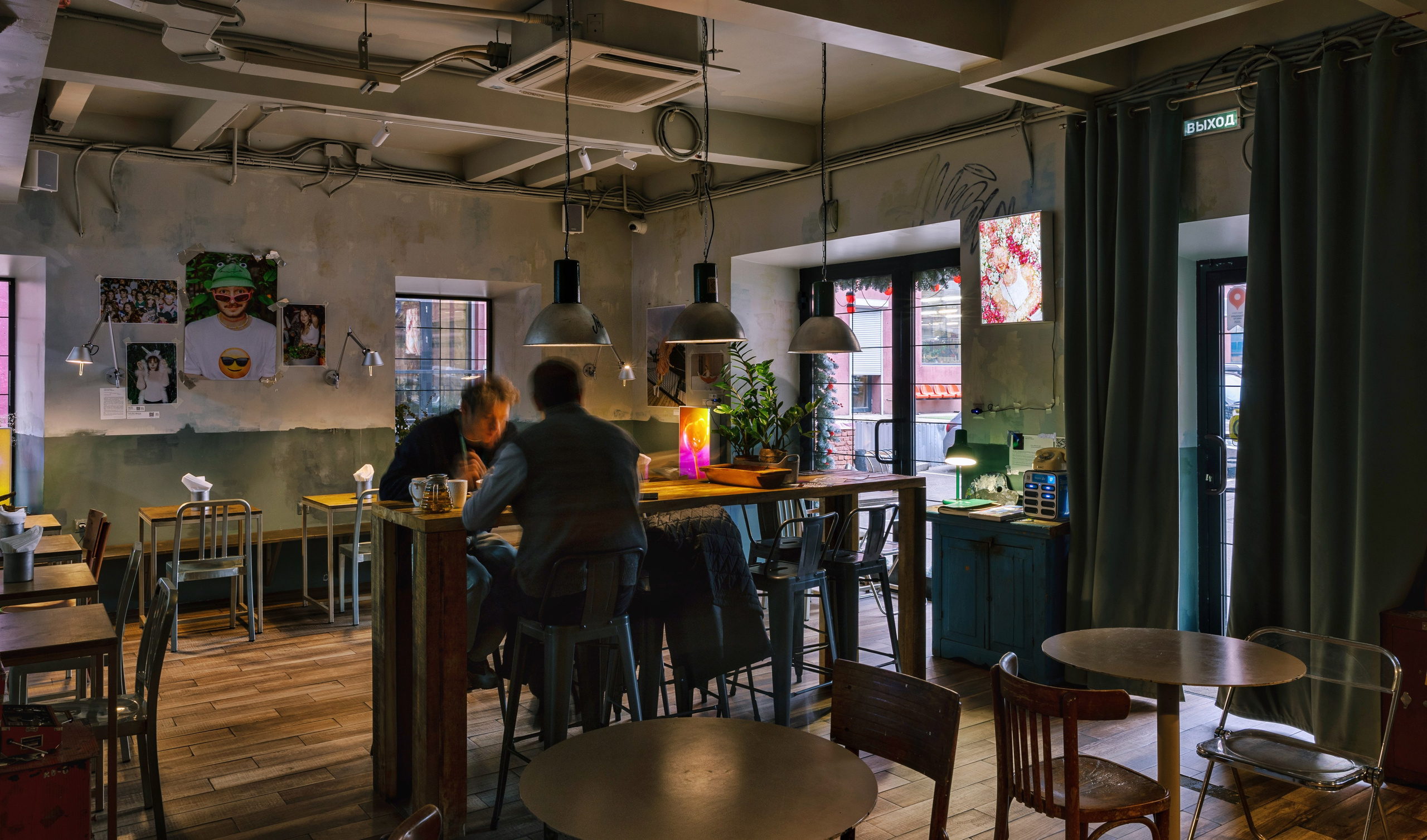 Party like a Moscow EXHIBITION Oliv Pizza 🍕. Портретный и ивент-фотограф в Москве