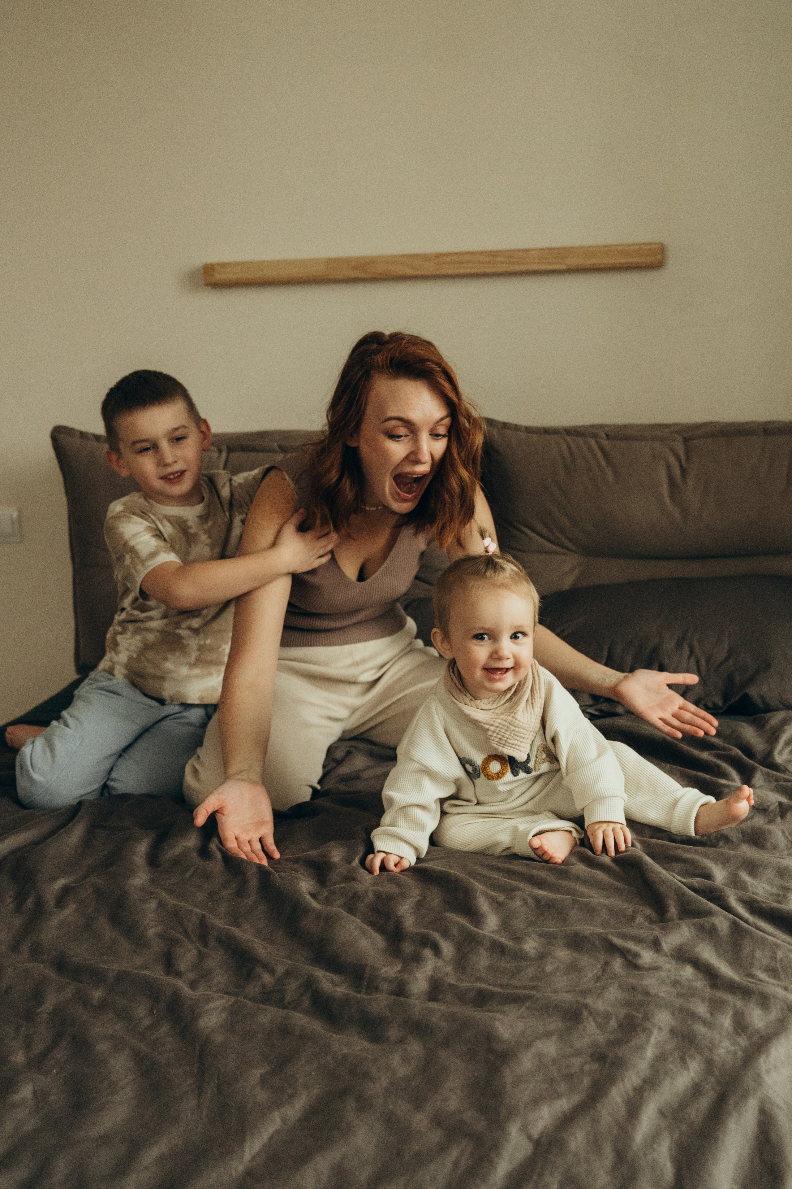 Анастасия, Ярослав и Асия