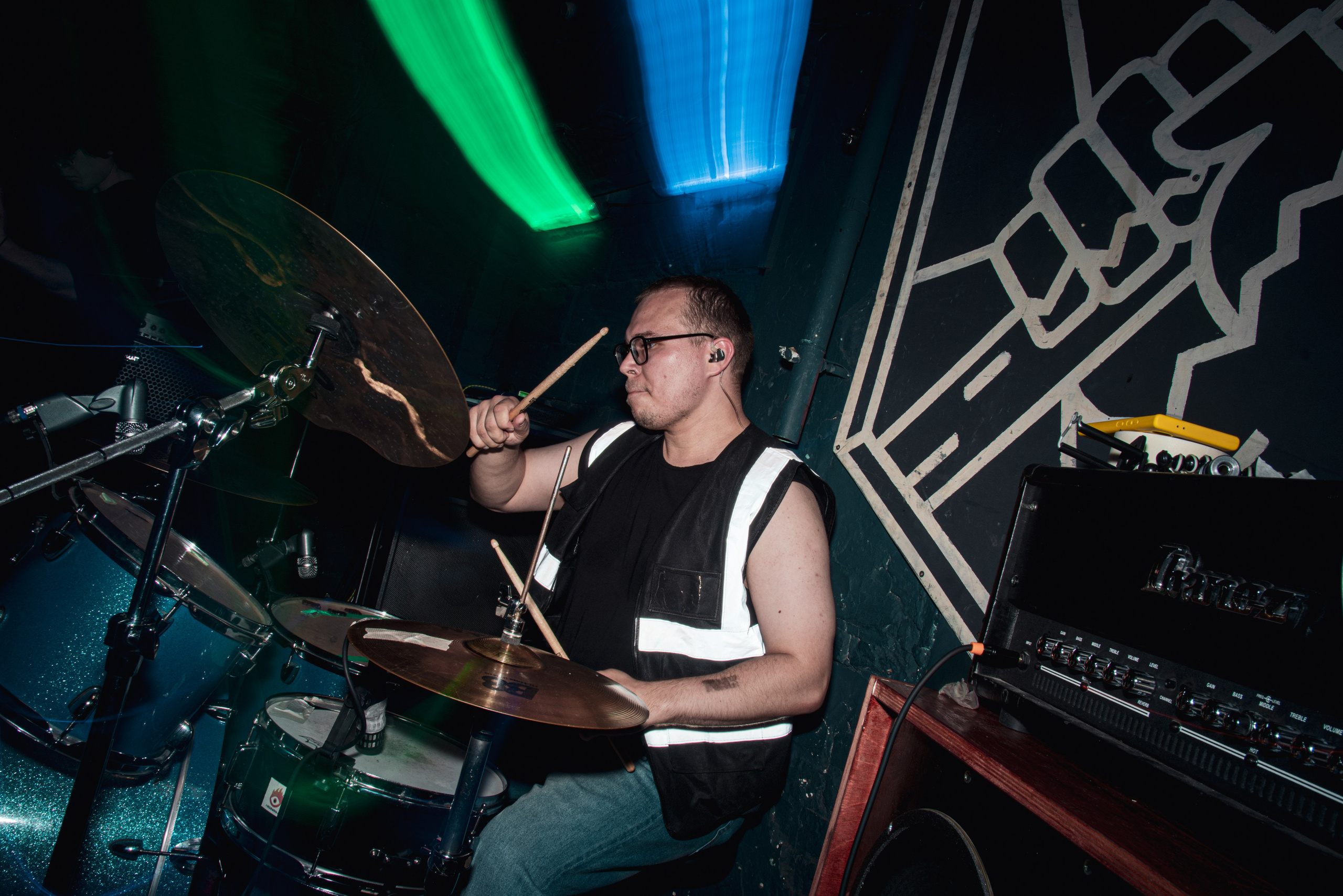 Ютани & о т м е ж & Вещи в картонной коробке 08.08.2025. Репортажный фотограф в Москве Legiodot