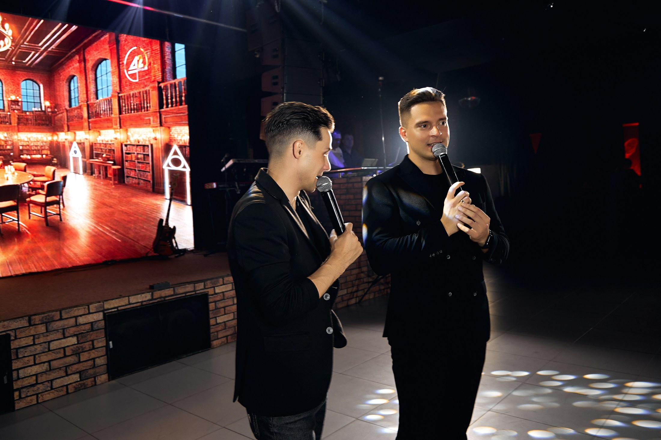 Фотограф на выпускной. Свадебный репортажный и фуд фотограф в Барнауле Гайфулин Виталий