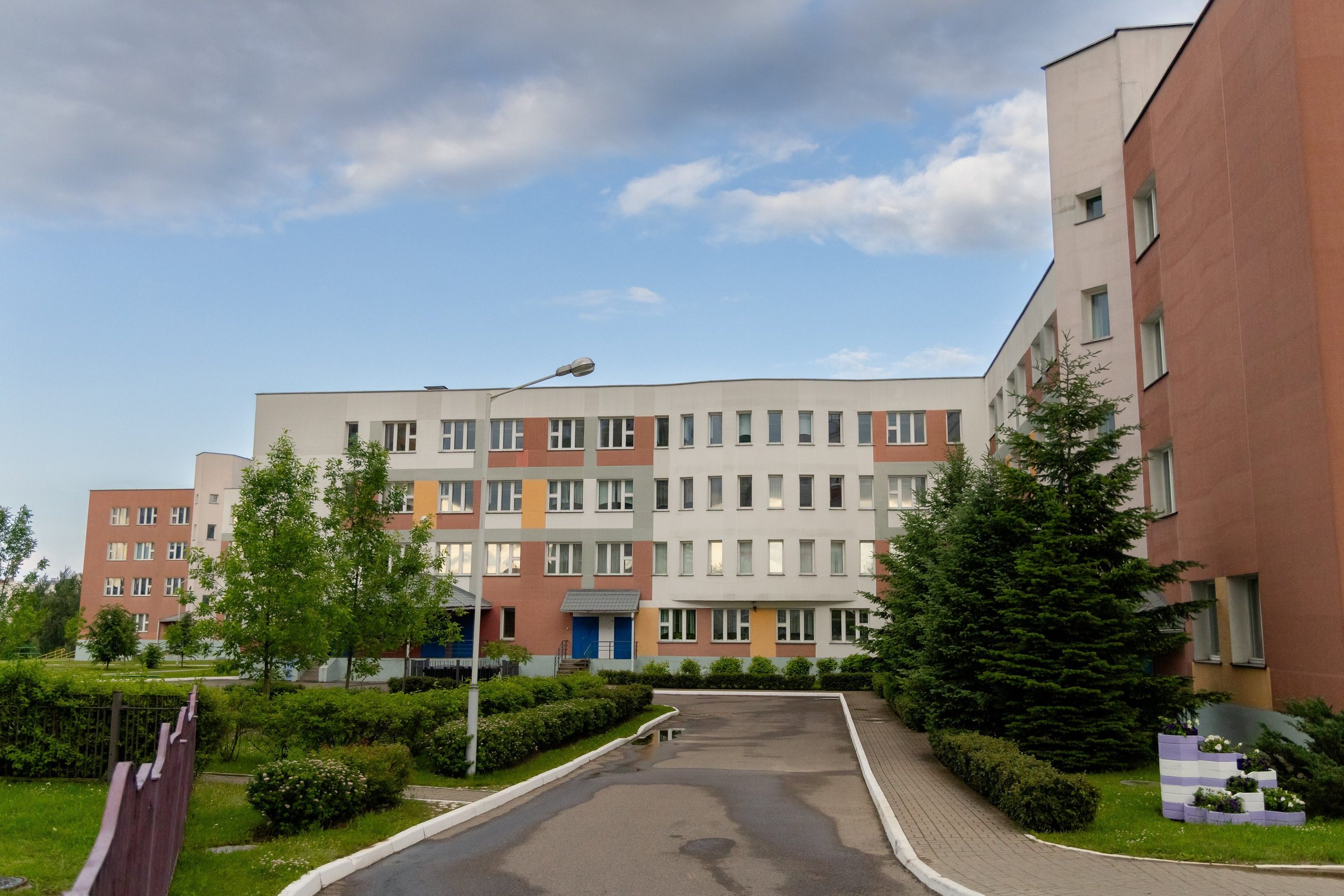 Школьный выпускной 2025 год в Минске, Беларуси. Свадебный фотограф в Минске/Беларуси Сергей Спиридонов