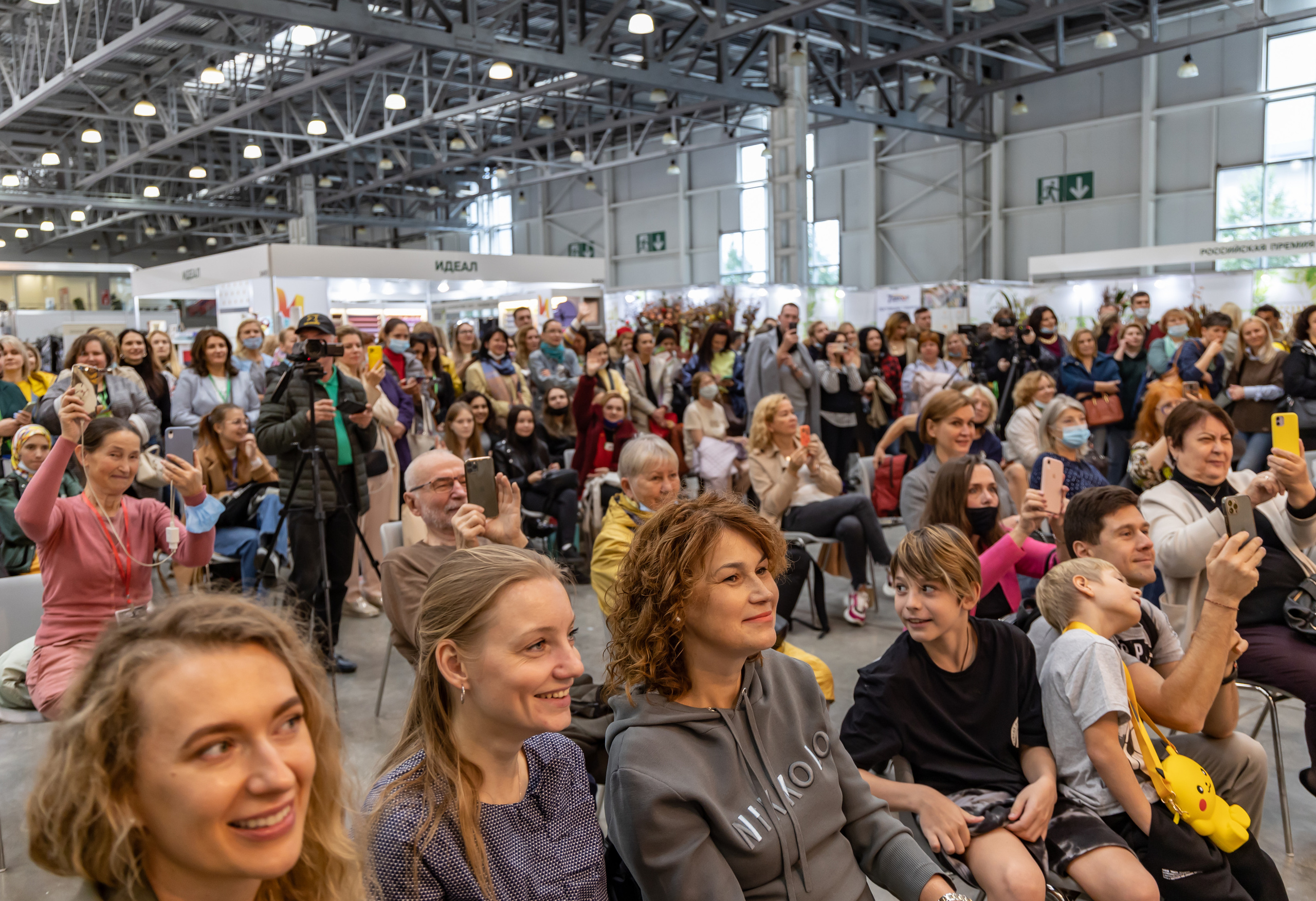 Silver show. Maria Poleshchuk, commercial photographer in Sydney