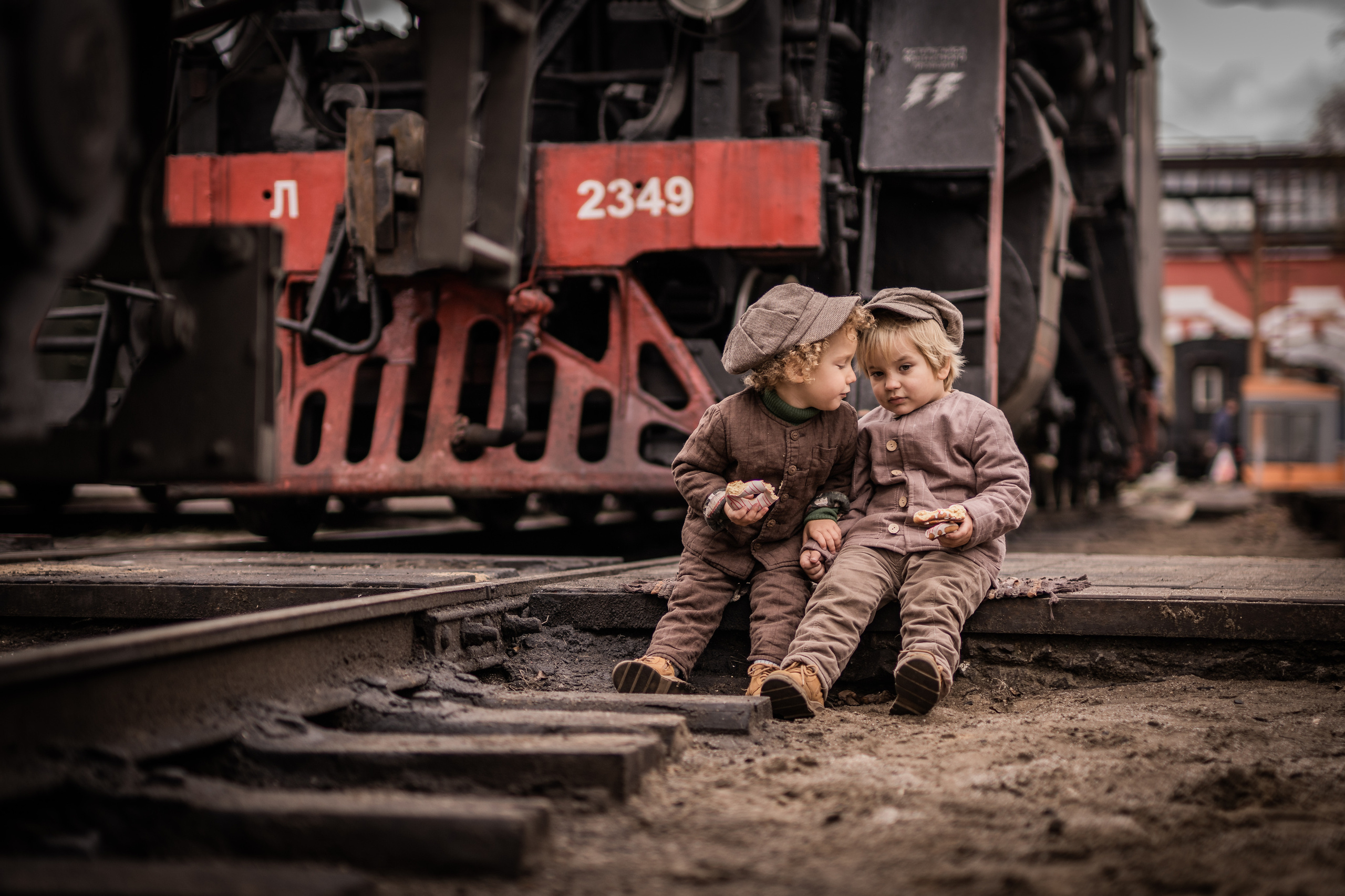 Паровозы, дети, осень. Семейный фотограф Ефремова Виктория