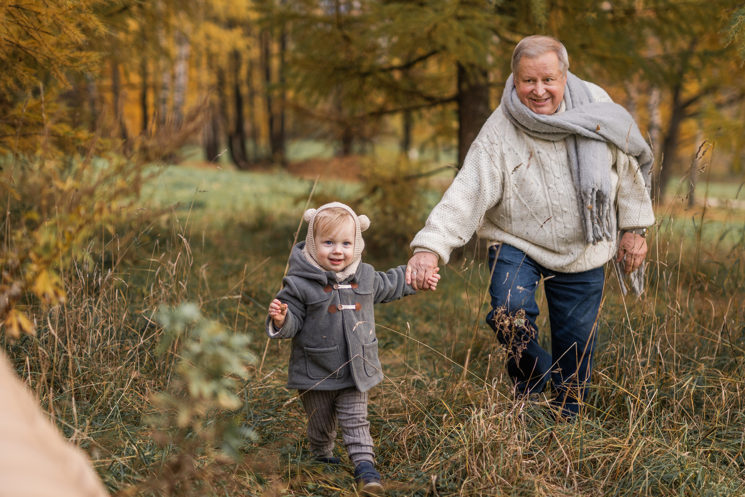 Прогулка с бабушкой и дедушкой. Семейный фотограф Ефремова Виктория