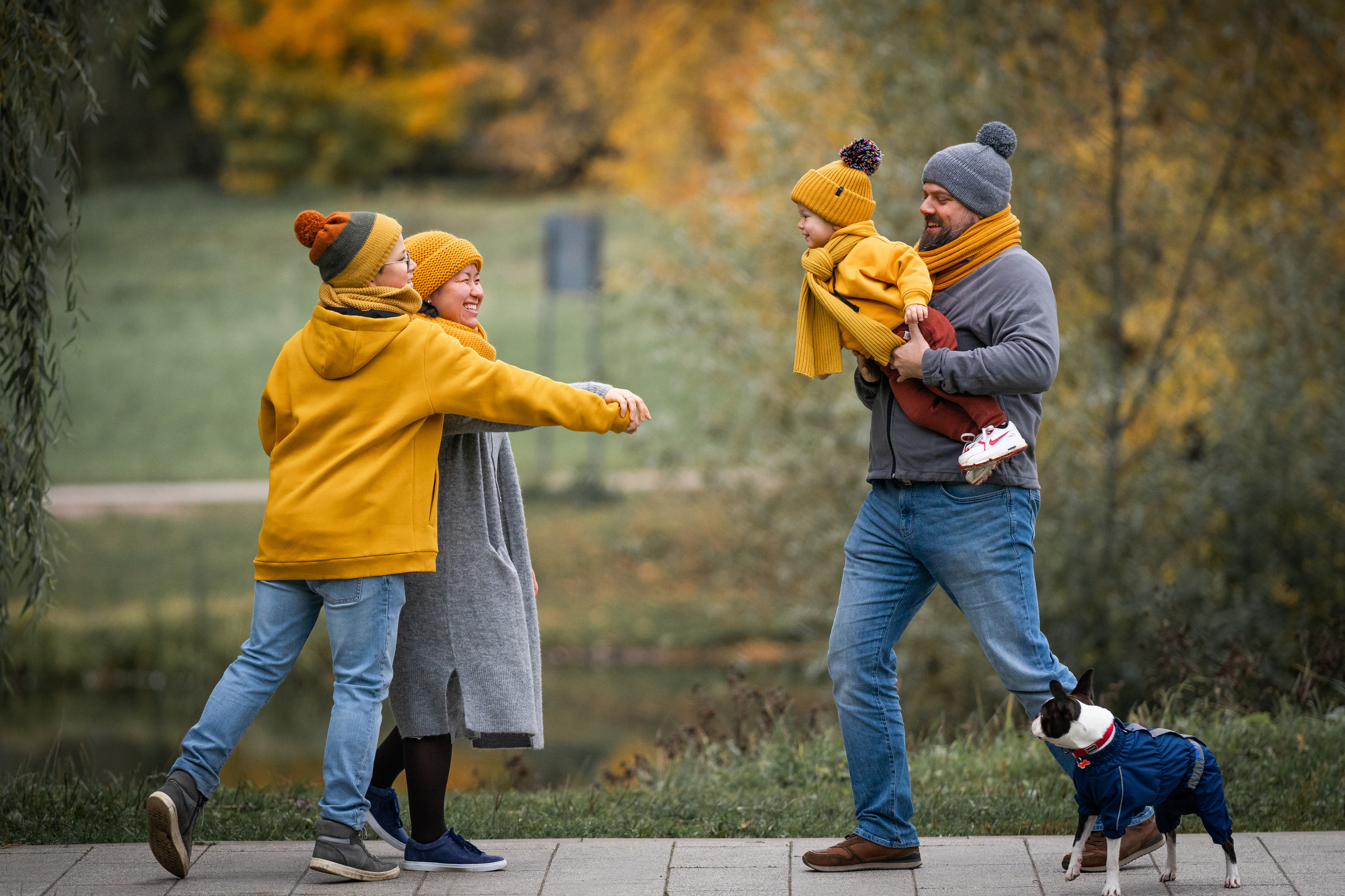 Семейная фотопрогулка в Митинском парке. Семейный фотограф Ефремова Виктория