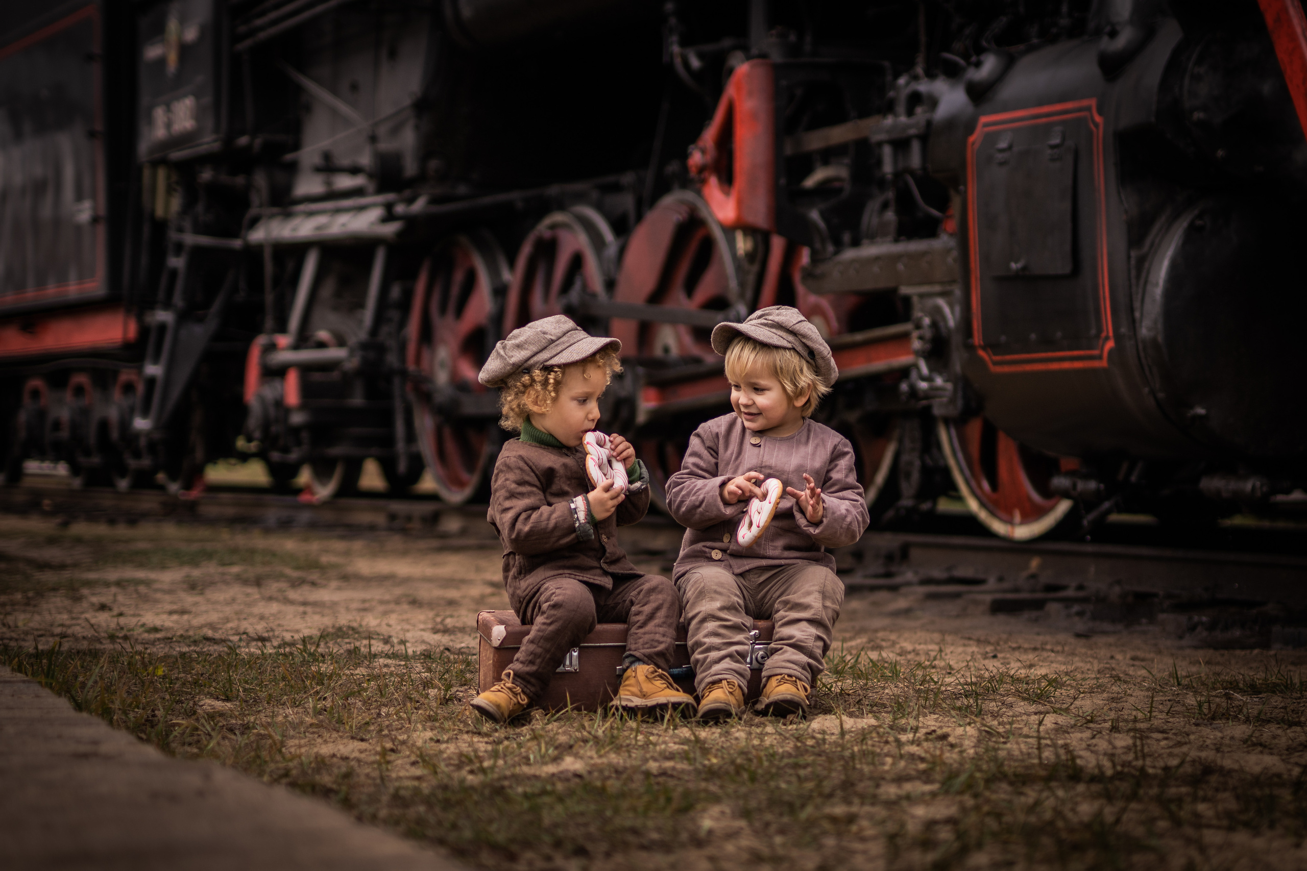 Паровозы, дети, осень. Семейный фотограф Ефремова Виктория