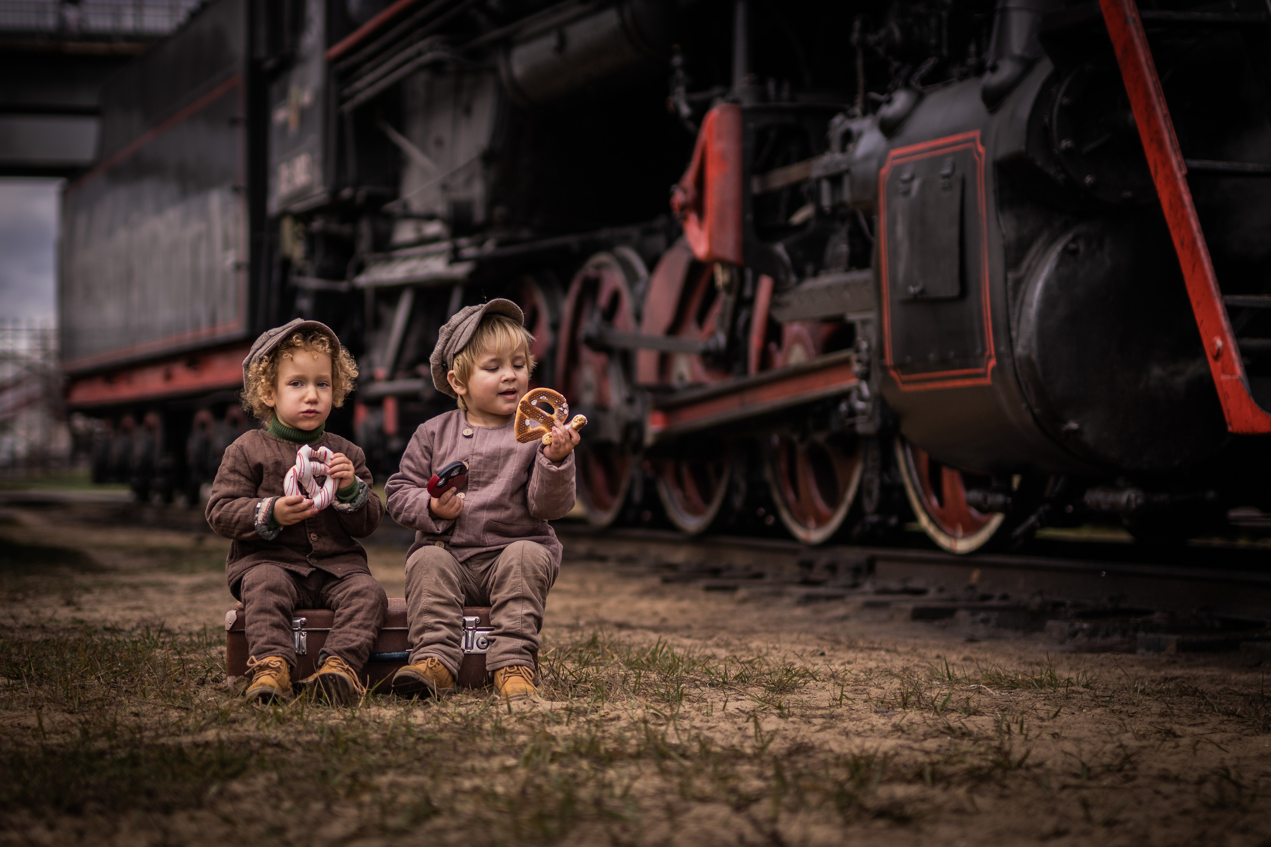 Паровозы, дети, осень. Семейный фотограф Ефремова Виктория