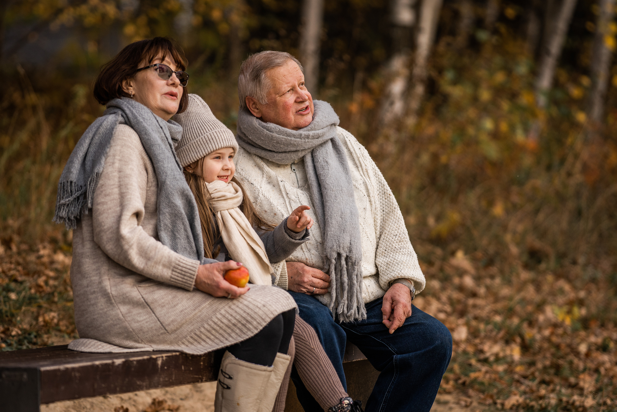 Прогулка с бабушкой и дедушкой. Семейный фотограф Ефремова Виктория