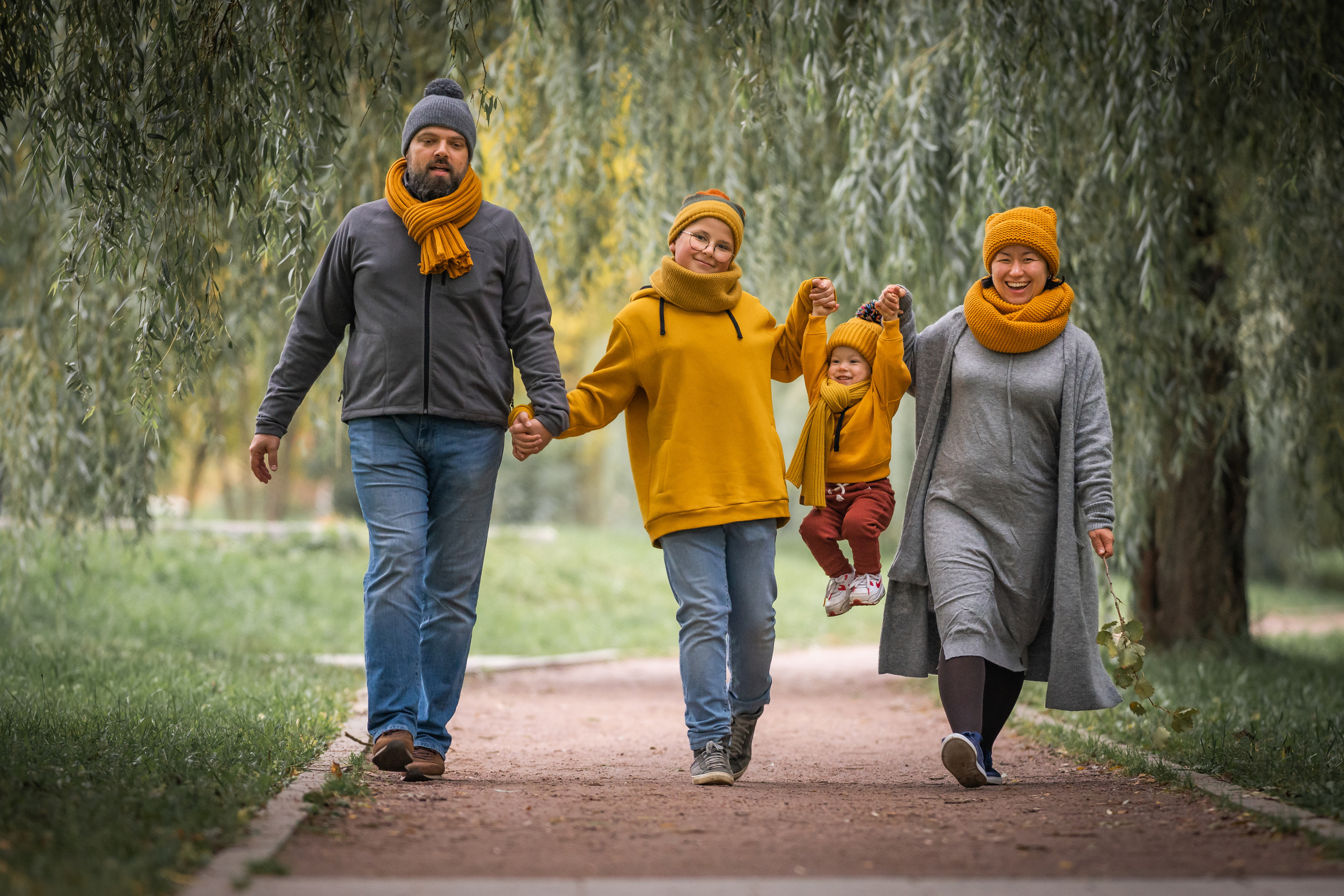 Семейная фотопрогулка в Митинском парке. Семейный фотограф Ефремова Виктория